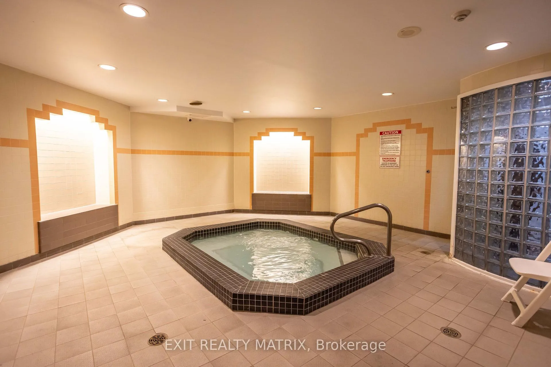 Photo 32 of Unit 1007, 2759 Carousel Crescent, Ottawa, Emerald Woods/Sawmill Creek — HOMEH