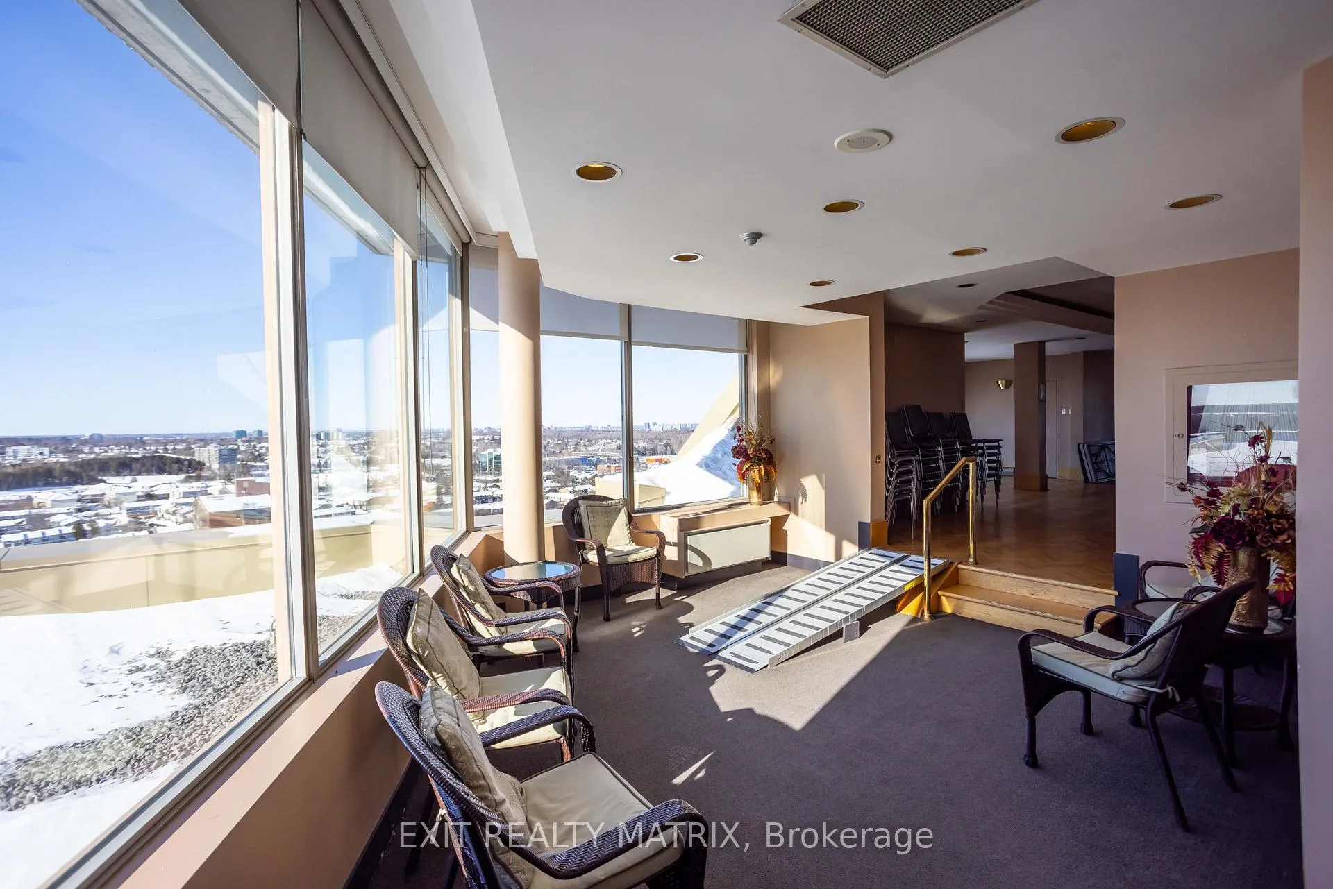 Photo 37 of Unit 1007, 2759 Carousel Crescent, Ottawa, Emerald Woods/Sawmill Creek — HOMEH