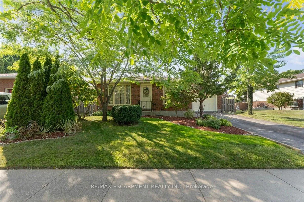 Photo 1 of 32 Donly Drive N, Norfolk, Simcoe — HOMEH