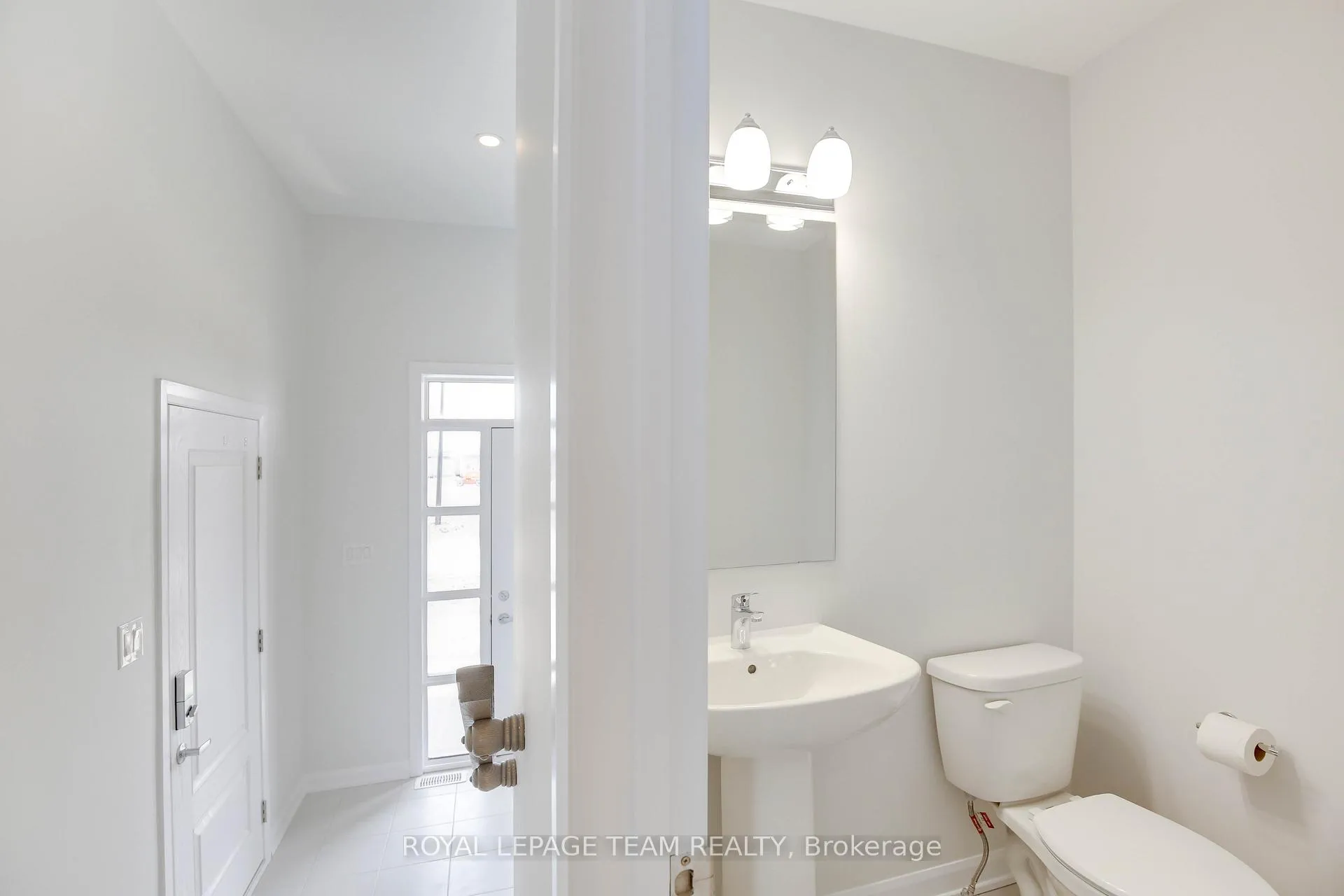 Photo 6 of 937 Athenry Court, Ottawa, Barrhaven - Half Moon Bay — HOMEH