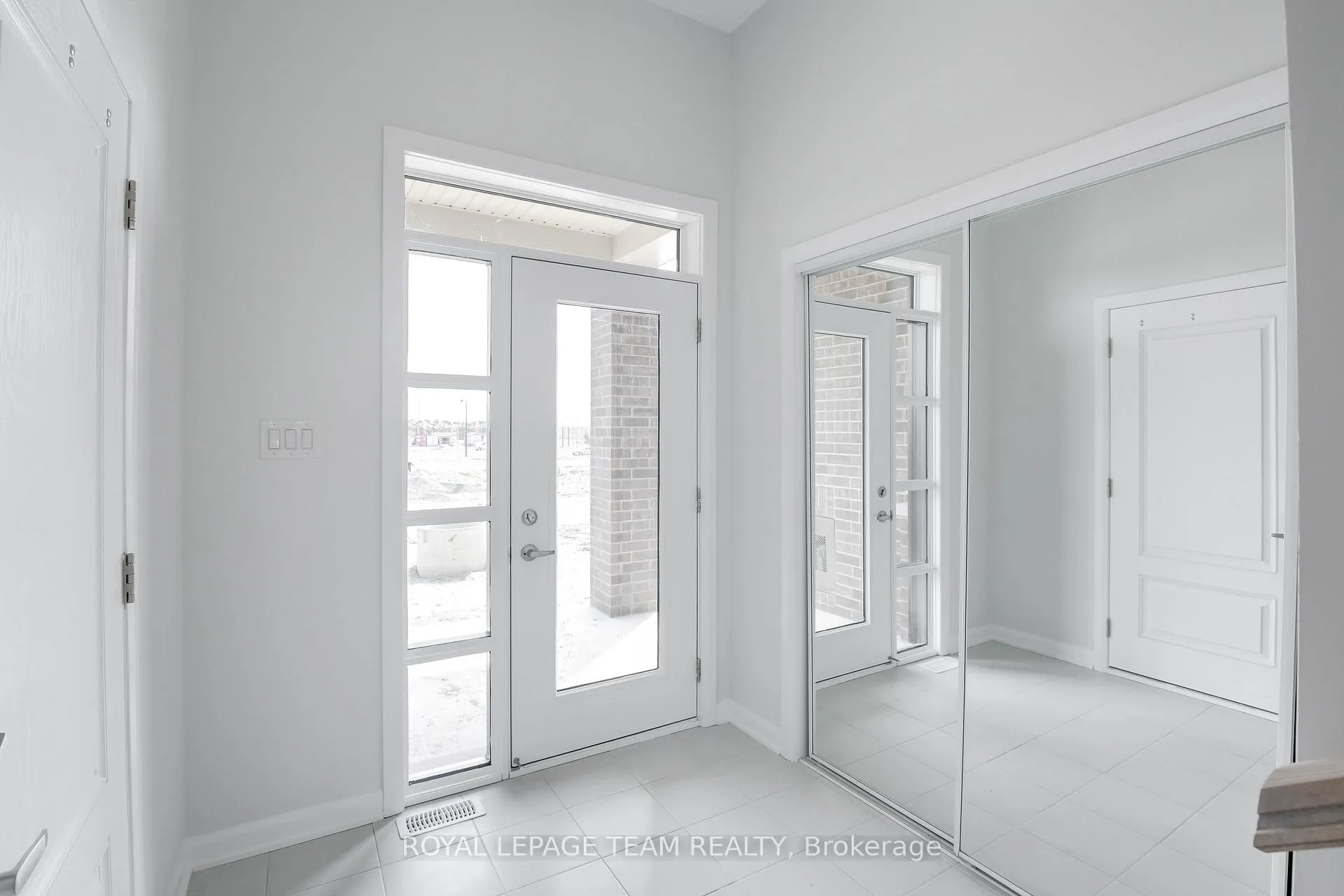 Photo 7 of 937 Athenry Court, Ottawa, Barrhaven - Half Moon Bay — HOMEH