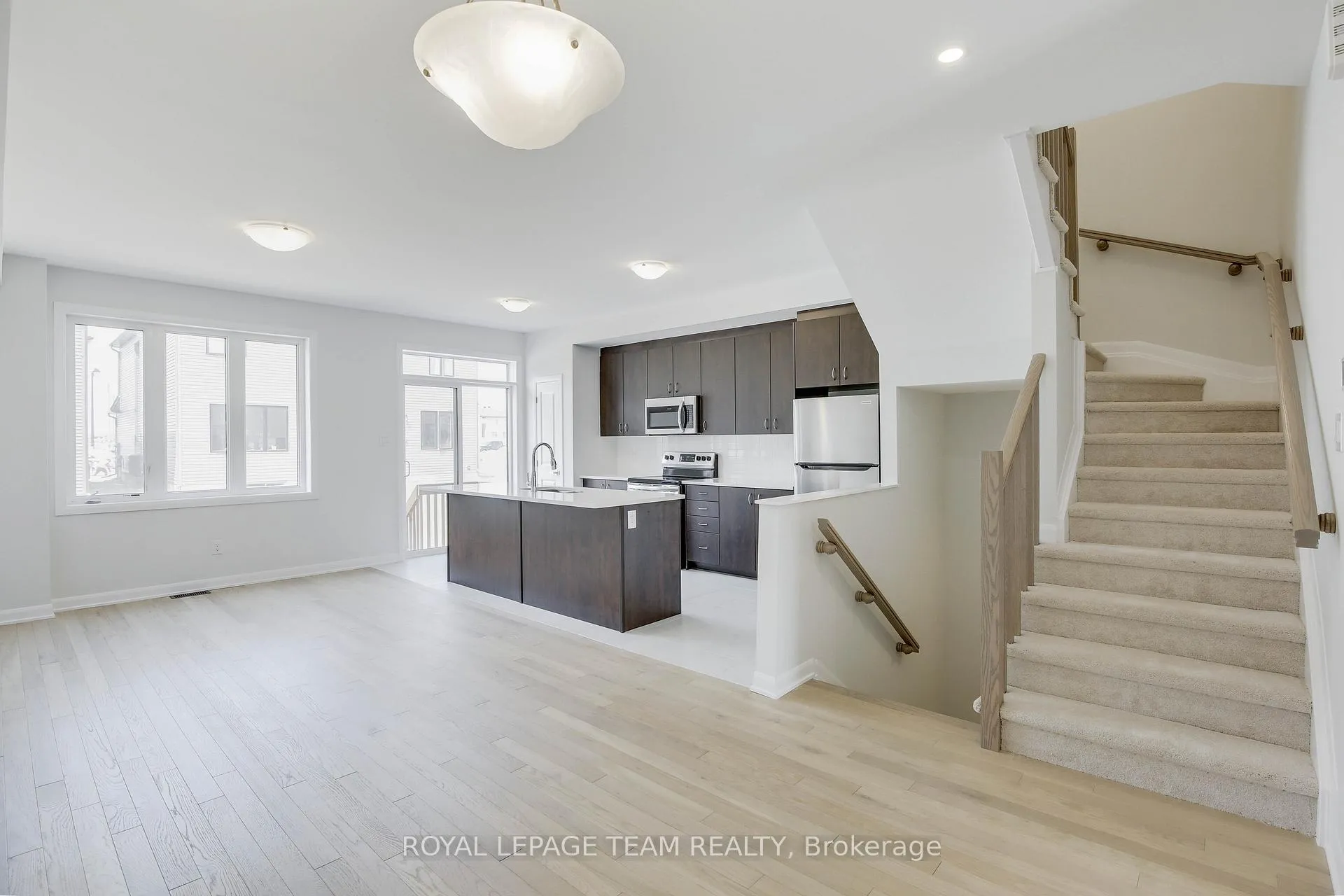 Photo 10 of 937 Athenry Court, Ottawa, Barrhaven - Half Moon Bay — HOMEH