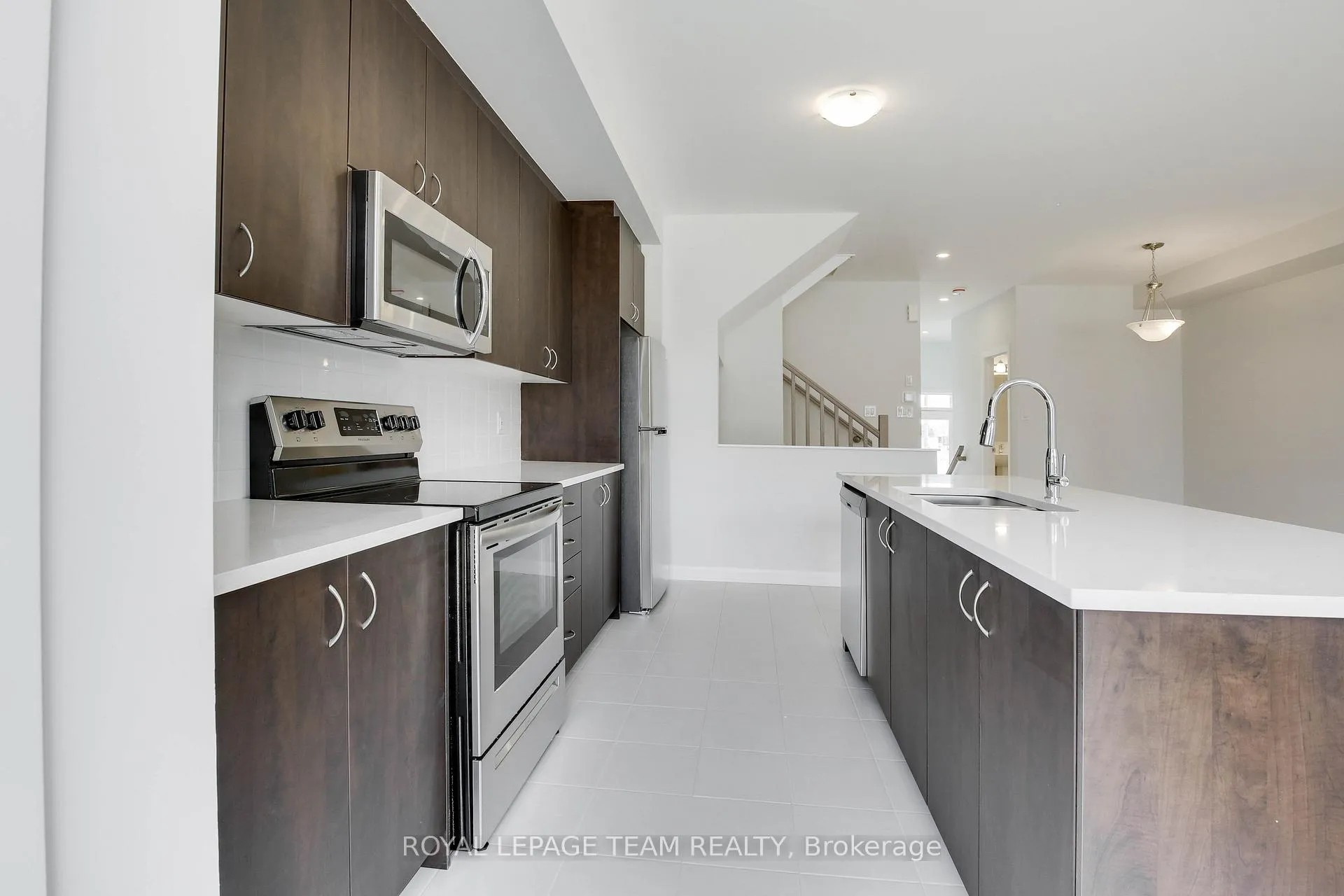 Photo 11 of 937 Athenry Court, Ottawa, Barrhaven - Half Moon Bay — HOMEH