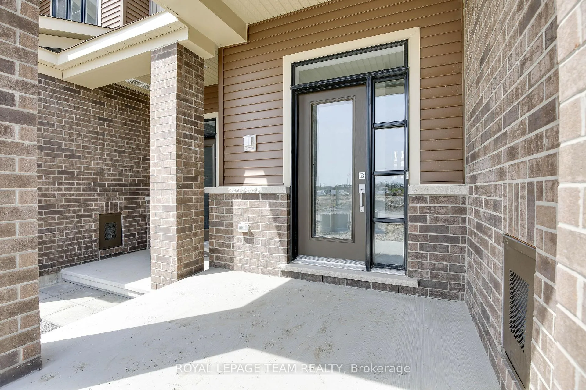 Photo 12 of 937 Athenry Court, Ottawa, Barrhaven - Half Moon Bay — HOMEH