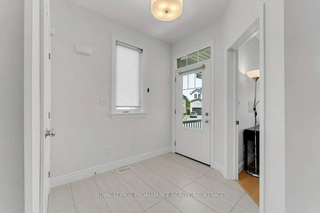 Photo 4 of 249 Mill Pond Place, Kingston, West of Sir John A. Blvd — HOMEH