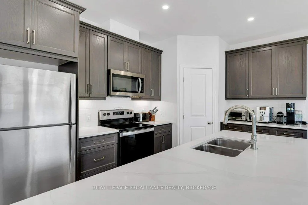 Photo 12 of 249 Mill Pond Place, Kingston, West of Sir John A. Blvd — HOMEH