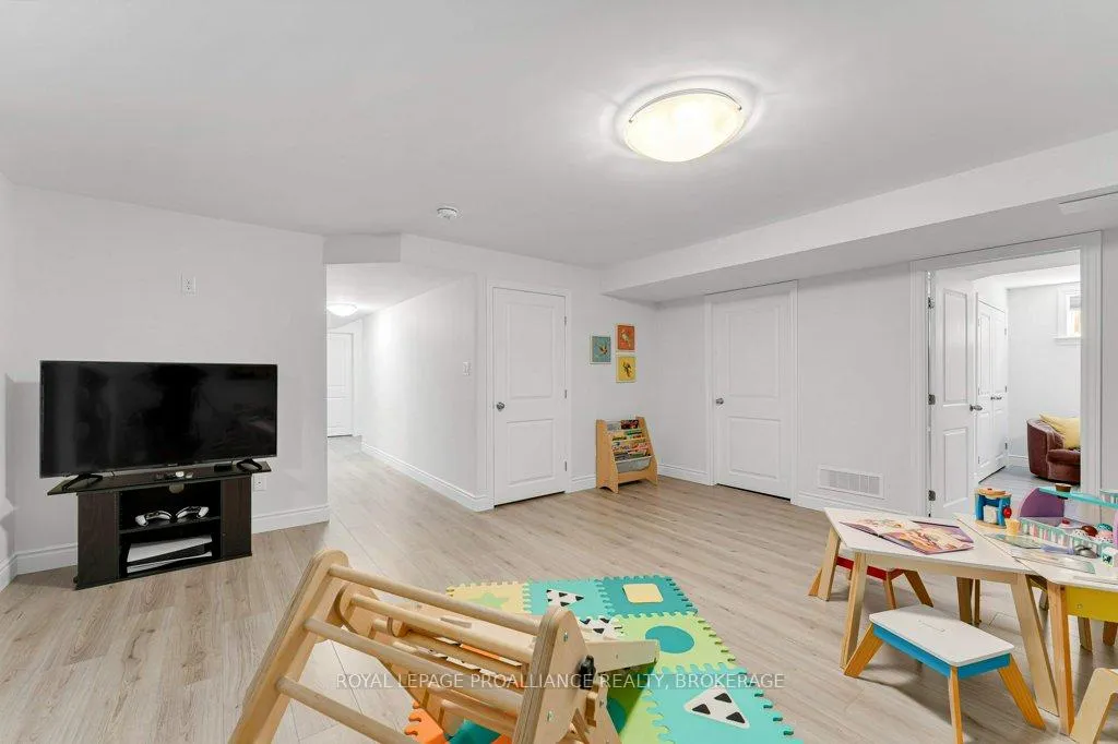 Photo 38 of 249 Mill Pond Place, Kingston, West of Sir John A. Blvd — HOMEH