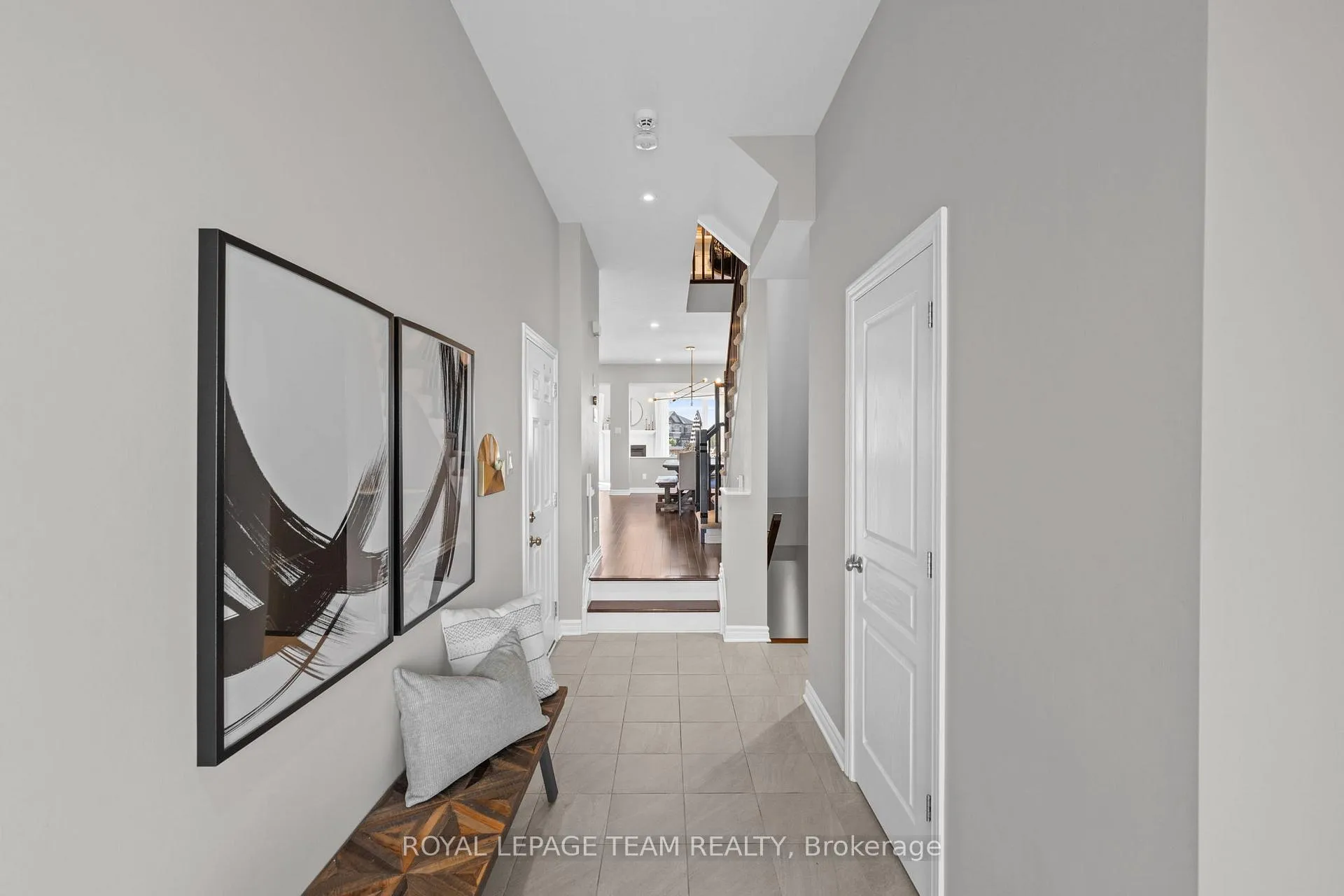 Photo 5 of 49 Plank Street, Ottawa, Kanata - Emerald Meadows/Trailwest — HOMEH