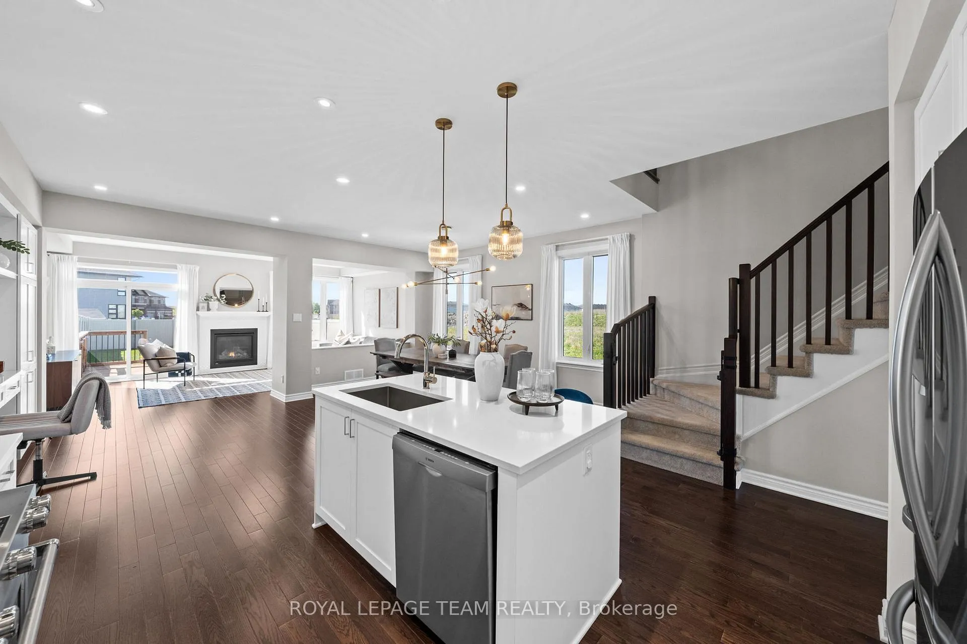 Photo 12 of 49 Plank Street, Ottawa, Kanata - Emerald Meadows/Trailwest — HOMEH