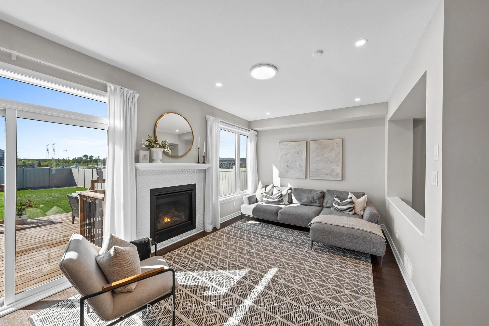 Photo 17 of 49 Plank Street, Ottawa, Kanata - Emerald Meadows/Trailwest — HOMEH