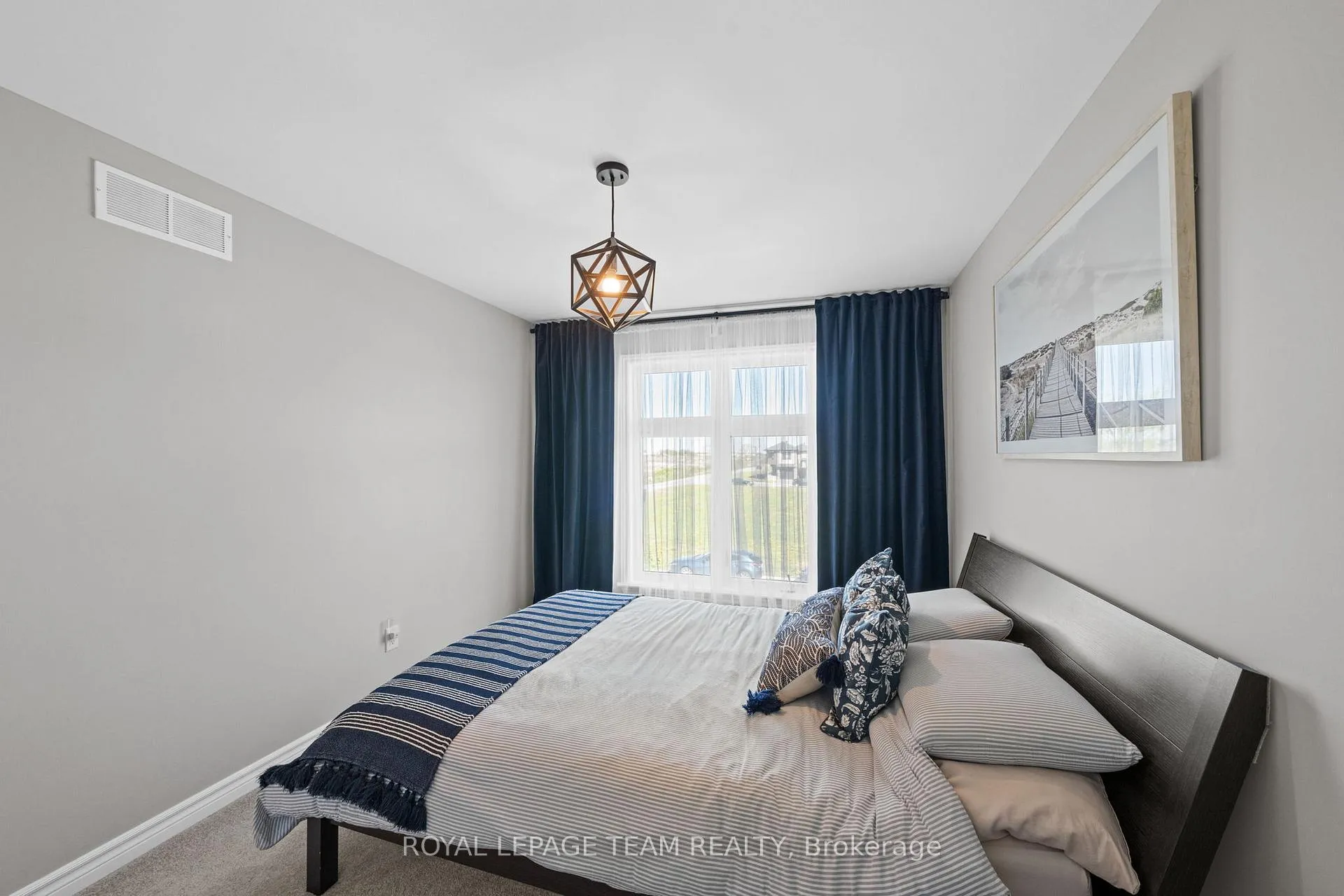 Photo 32 of 49 Plank Street, Ottawa, Kanata - Emerald Meadows/Trailwest — HOMEH