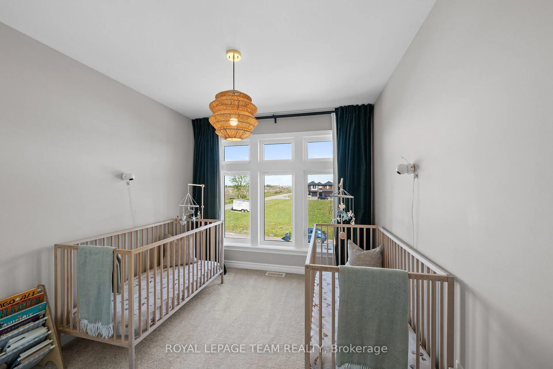 Photo 34 of 49 Plank Street, Ottawa, Kanata - Emerald Meadows/Trailwest — HOMEH