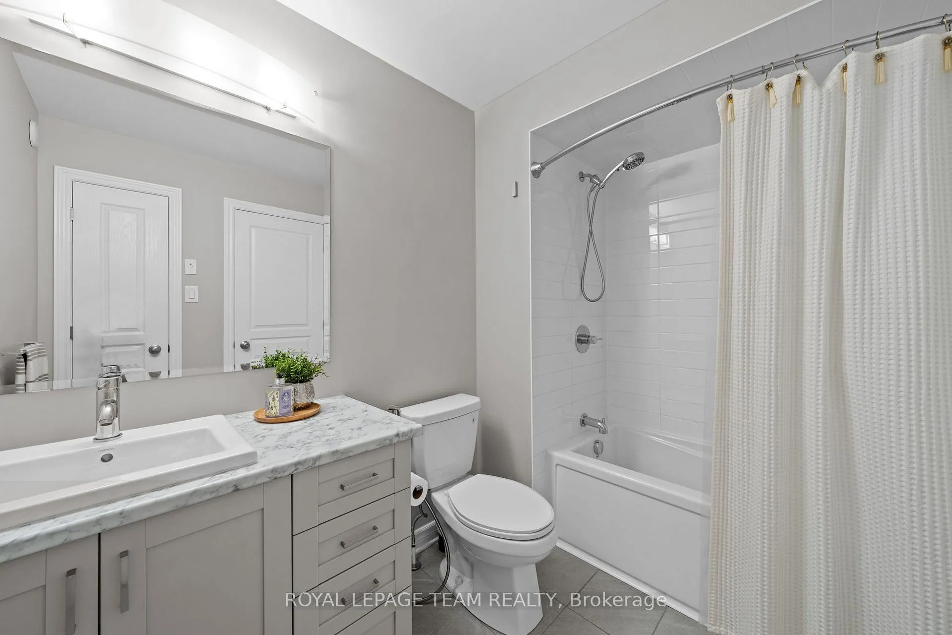 Photo 36 of 49 Plank Street, Ottawa, Kanata - Emerald Meadows/Trailwest — HOMEH