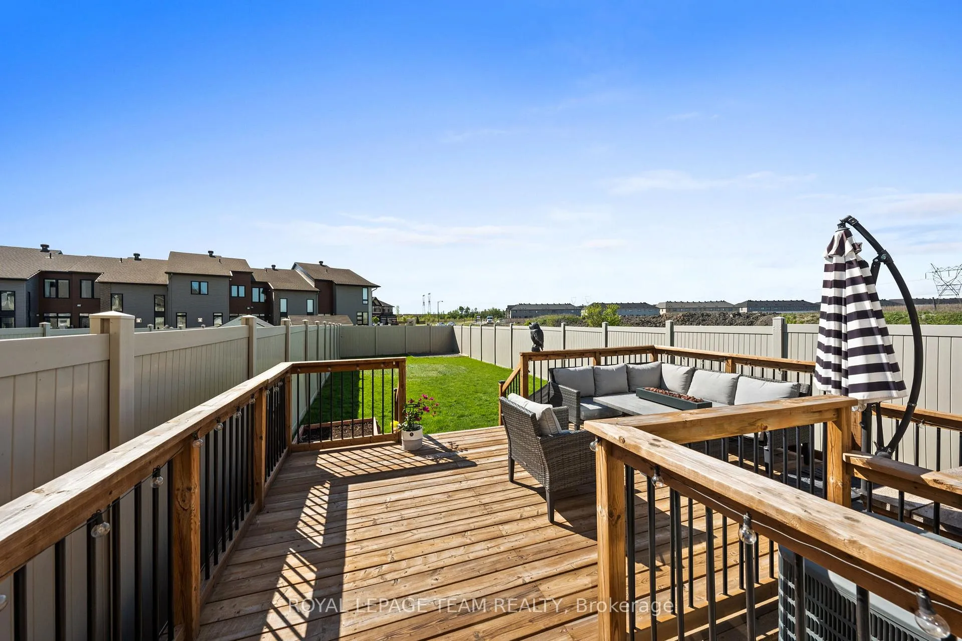 Photo 42 of 49 Plank Street, Ottawa, Kanata - Emerald Meadows/Trailwest — HOMEH