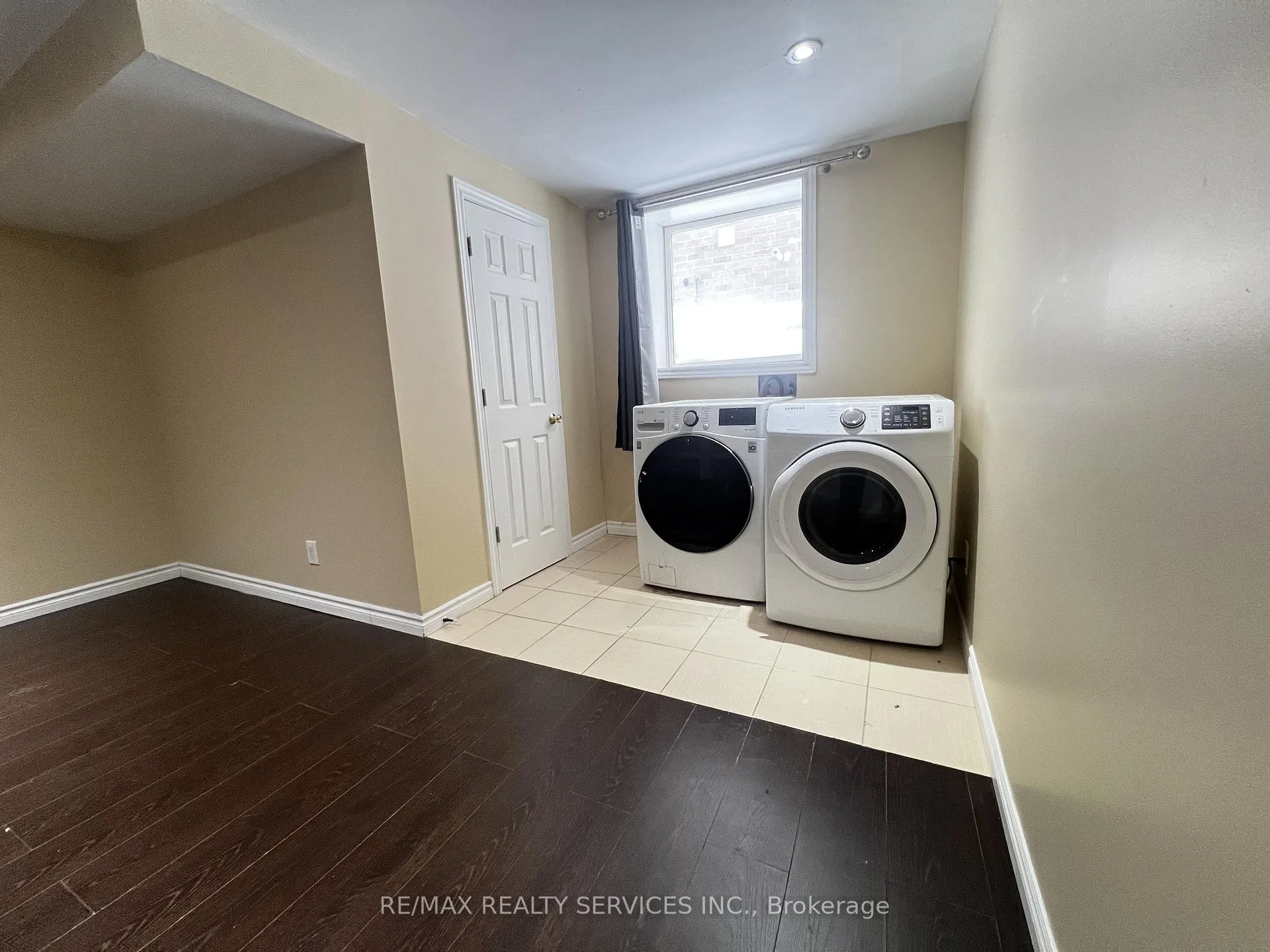 Photo 9 of Unit Basement, 7 Glengowan Street, Whitby, Taunton North — HOMEH