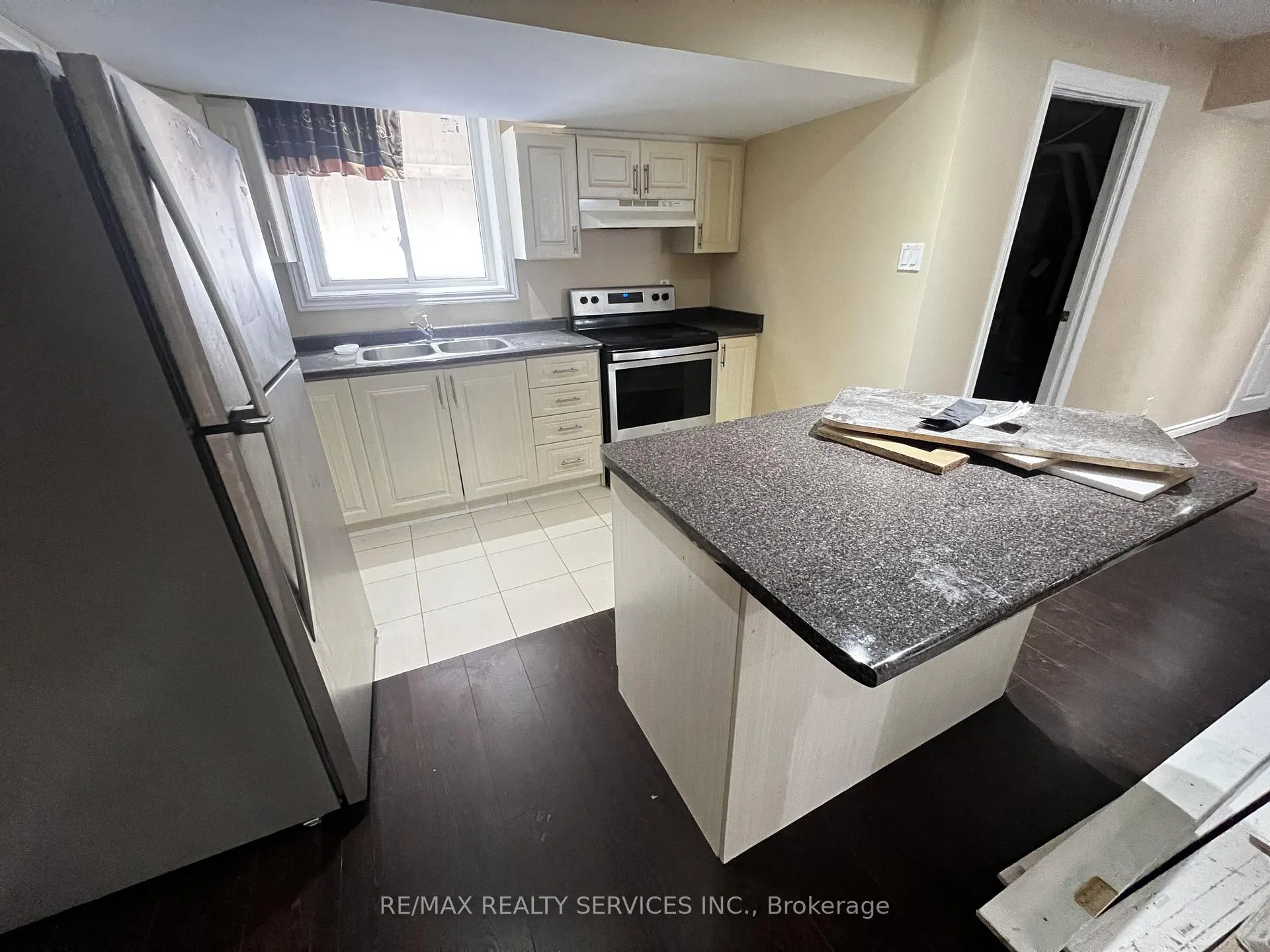 Photo 11 of Unit Basement, 7 Glengowan Street, Whitby, Taunton North — HOMEH