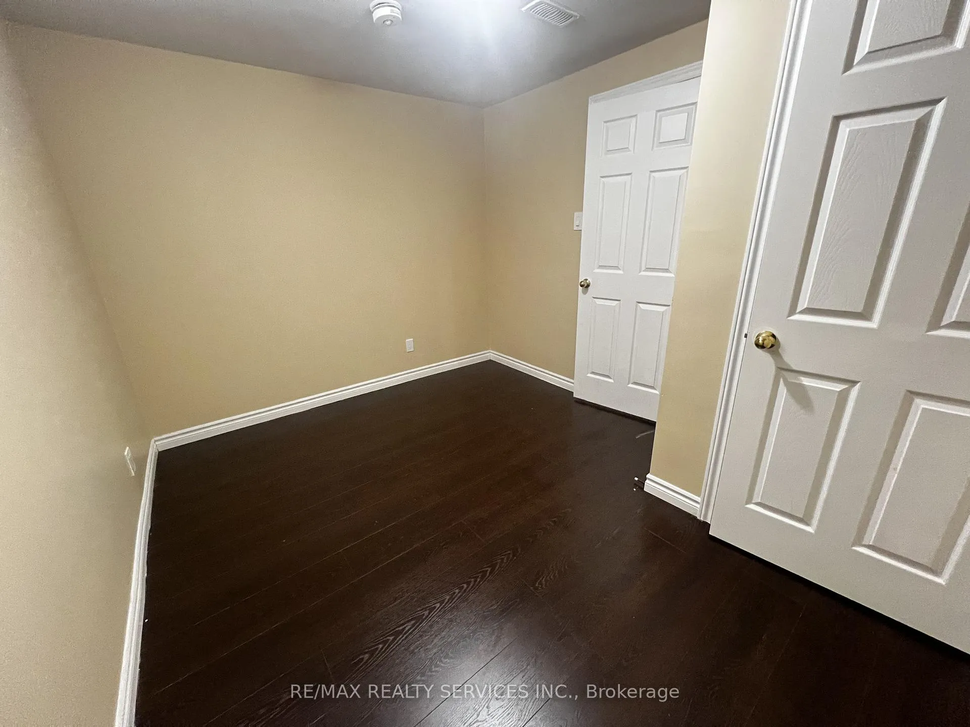 Photo 15 of Unit Basement, 7 Glengowan Street, Whitby, Taunton North — HOMEH