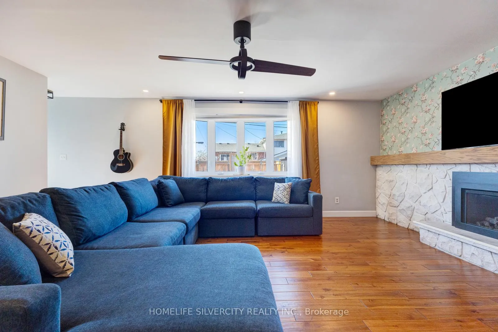 Photo 21 of 203 Montmorency Drive, Hamilton, Red Hill — HOMEH