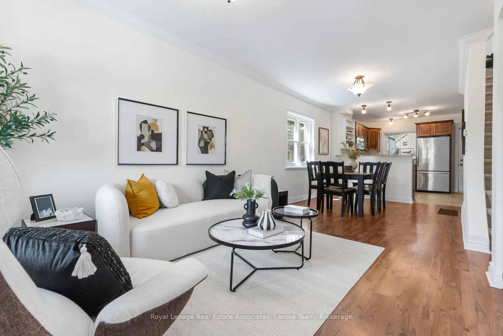 Photo 4 of 36 Firstbrooke Road, Toronto, East End-Danforth — HOMEH