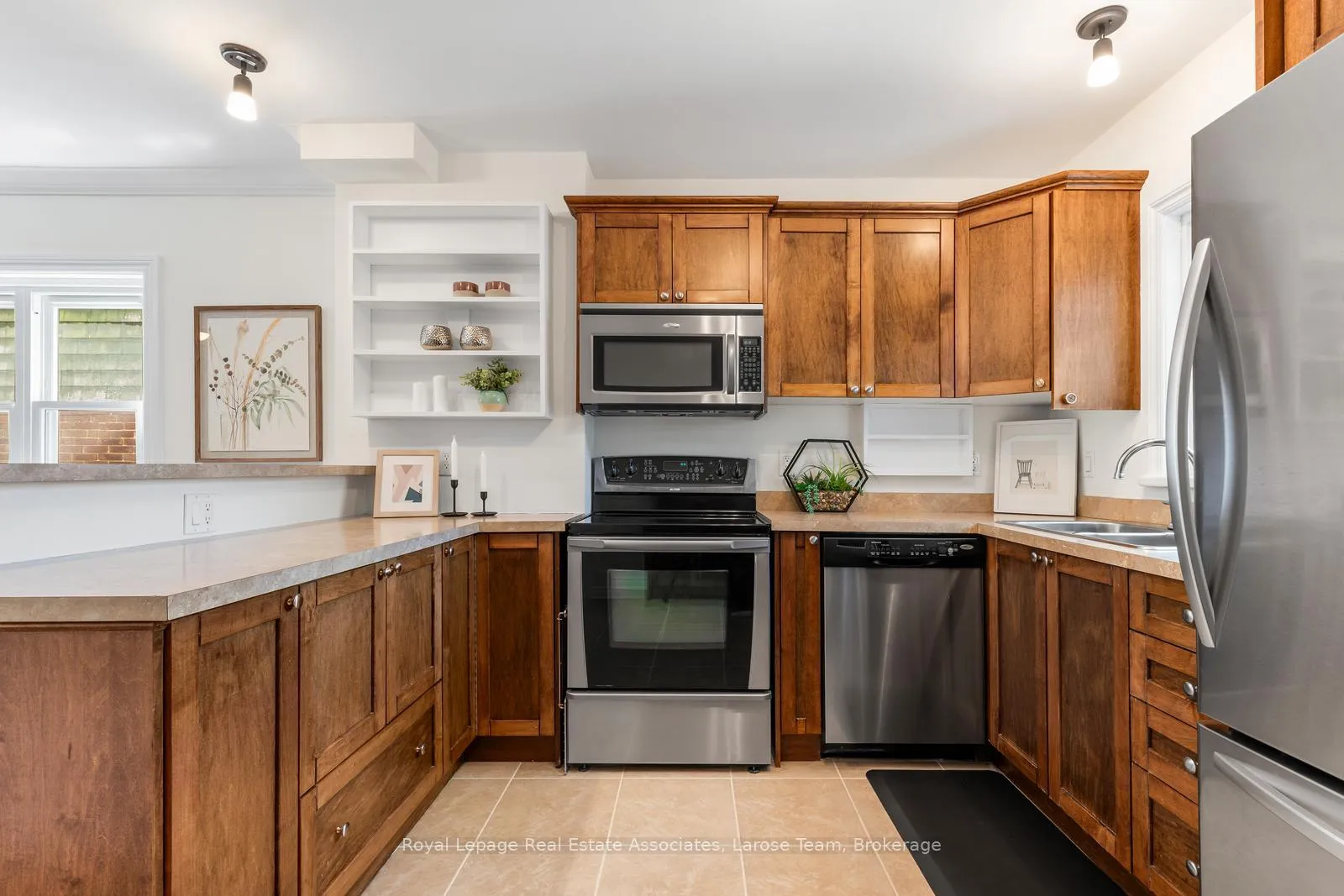 Photo 11 of 36 Firstbrooke Road, Toronto, East End-Danforth — HOMEH
