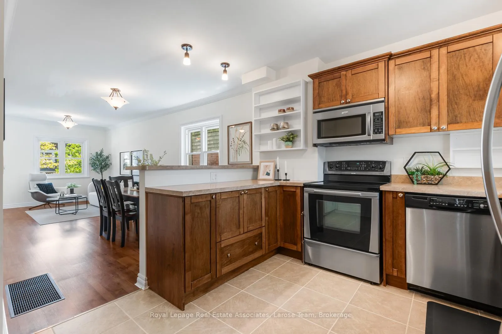 Photo 12 of 36 Firstbrooke Road, Toronto, East End-Danforth — HOMEH