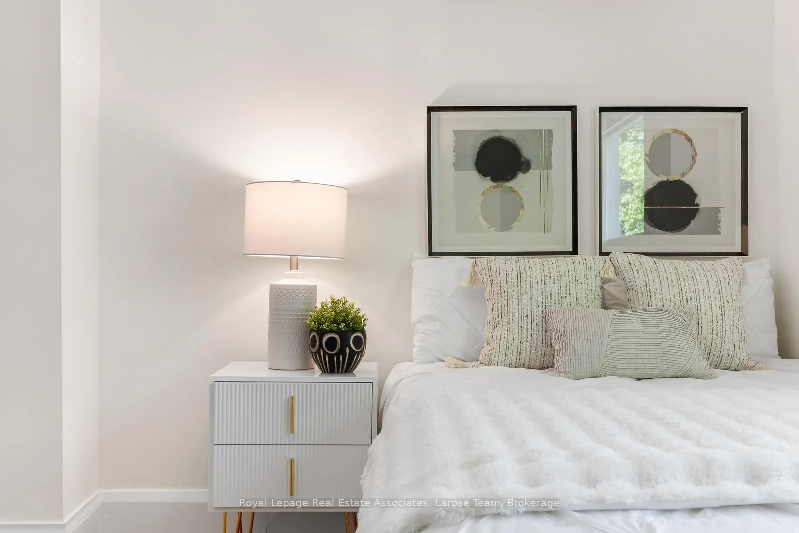 Photo 18 of 36 Firstbrooke Road, Toronto, East End-Danforth — HOMEH