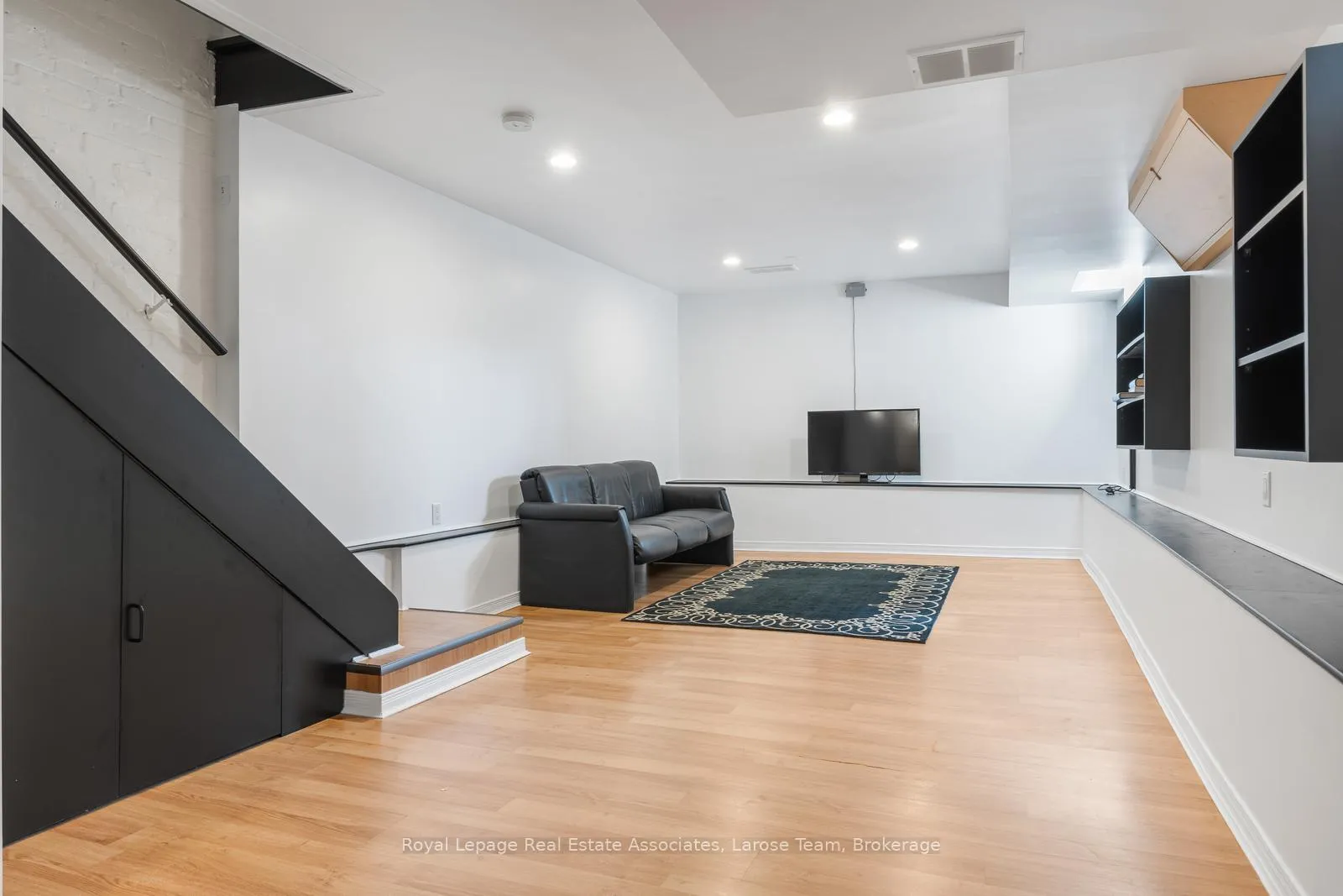 Photo 22 of 36 Firstbrooke Road, Toronto, East End-Danforth — HOMEH