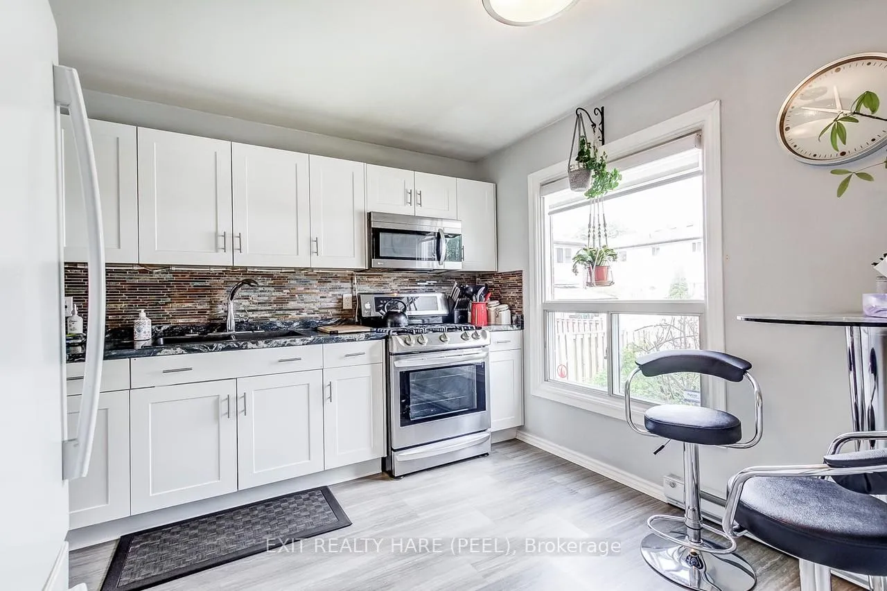 Photo 6 of 34 Kingham Road, Halton Hills, Acton — HOMEH