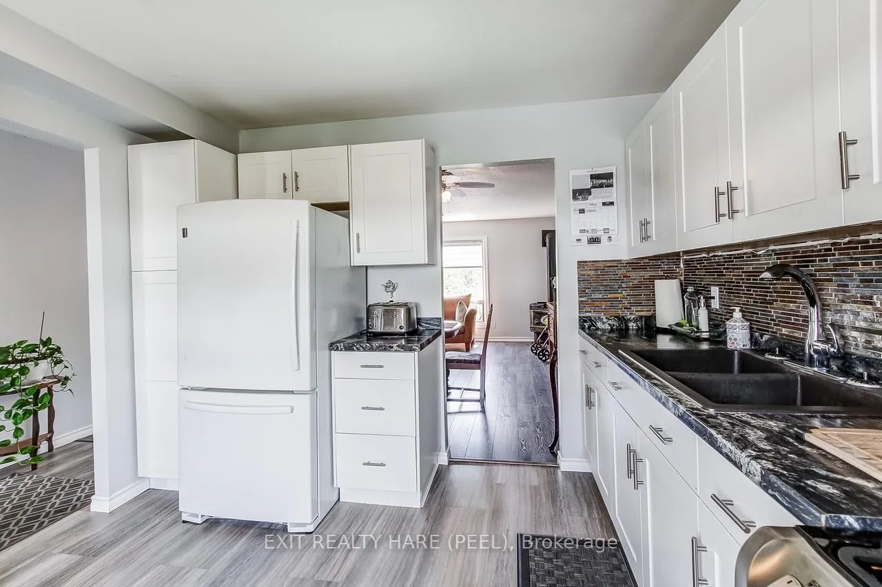 Photo 8 of 34 Kingham Road, Halton Hills, Acton — HOMEH