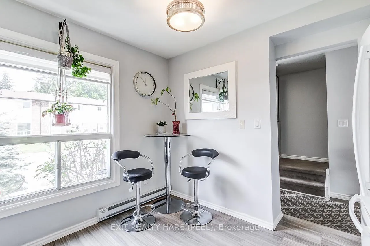 Photo 10 of 34 Kingham Road, Halton Hills, Acton — HOMEH