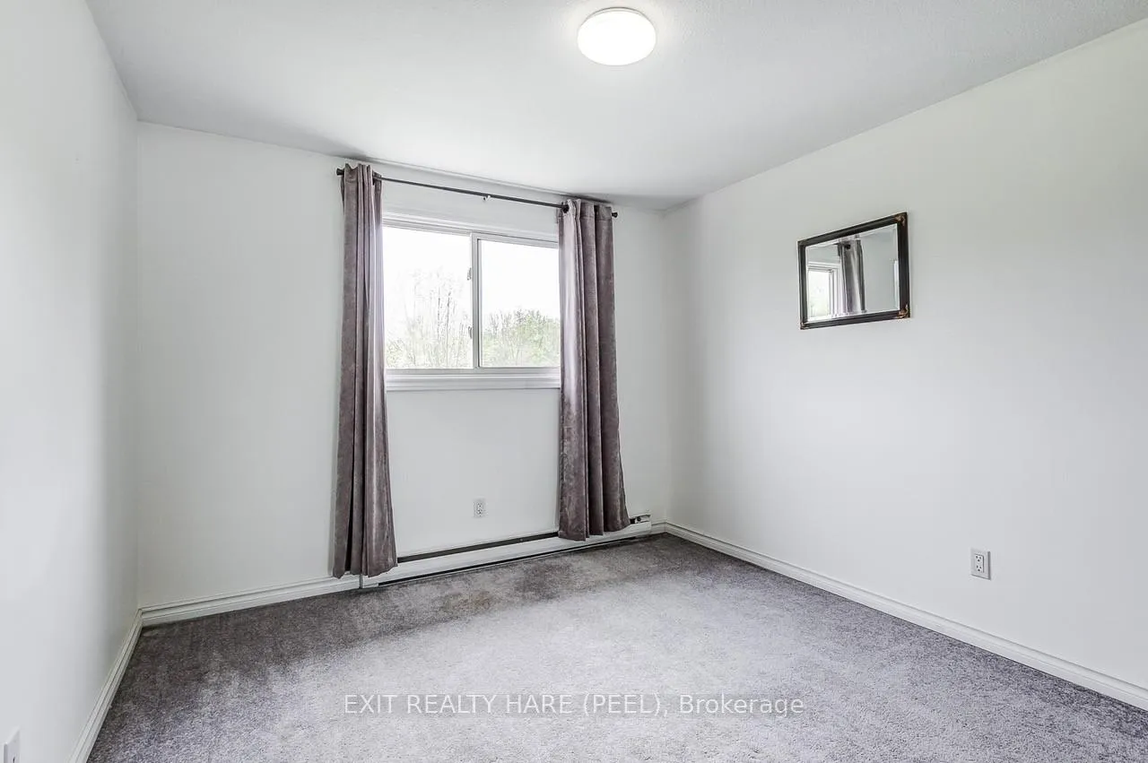 Photo 23 of 34 Kingham Road, Halton Hills, Acton — HOMEH