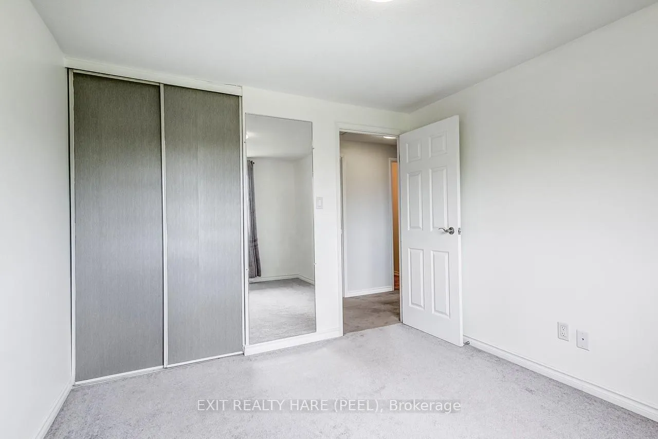 Photo 24 of 34 Kingham Road, Halton Hills, Acton — HOMEH