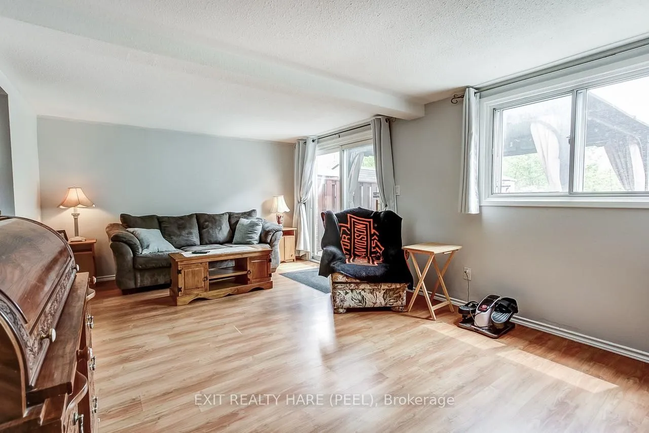 Photo 28 of 34 Kingham Road, Halton Hills, Acton — HOMEH