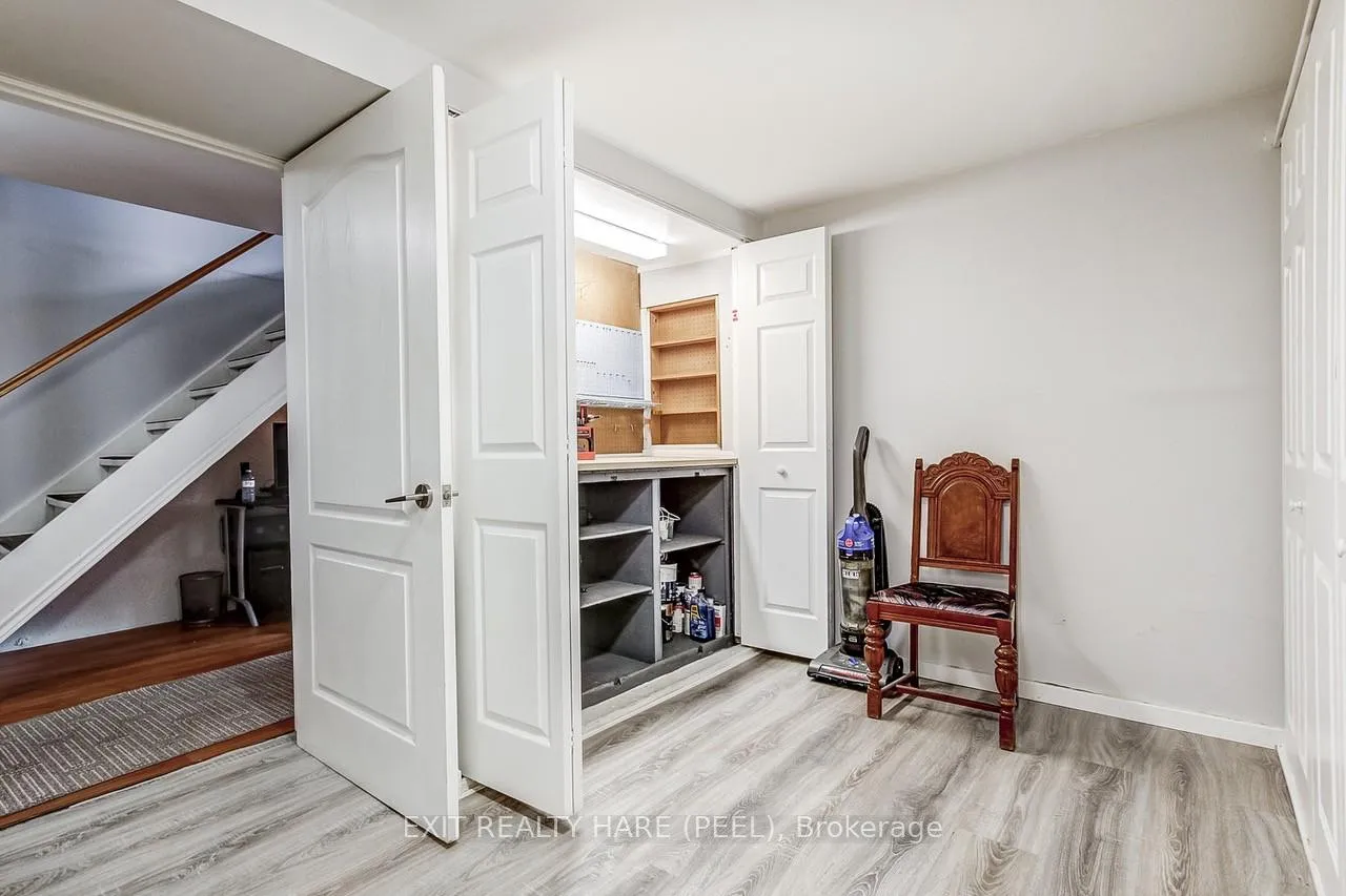 Photo 33 of 34 Kingham Road, Halton Hills, Acton — HOMEH