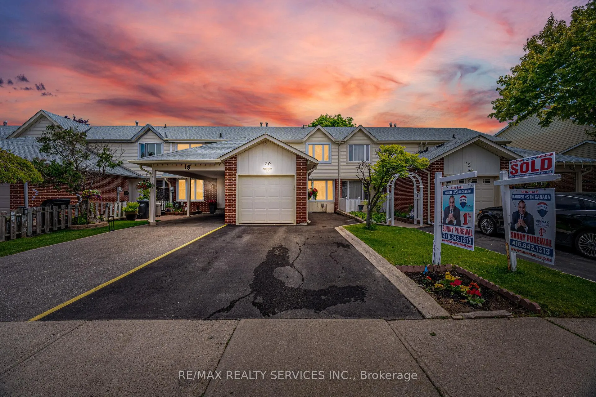 Photo 4 of 20 Rushmore Crescent, Brampton, Heart Lake East — HOMEH