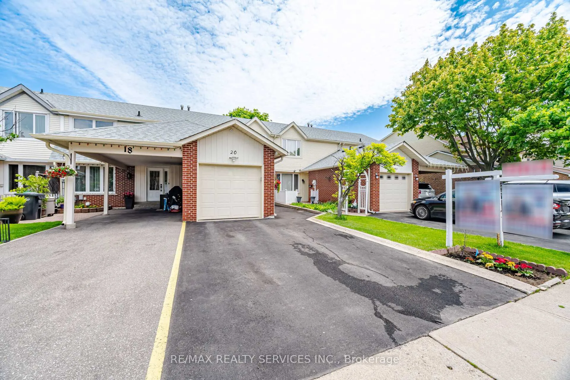 Photo 5 of 20 Rushmore Crescent, Brampton, Heart Lake East — HOMEH