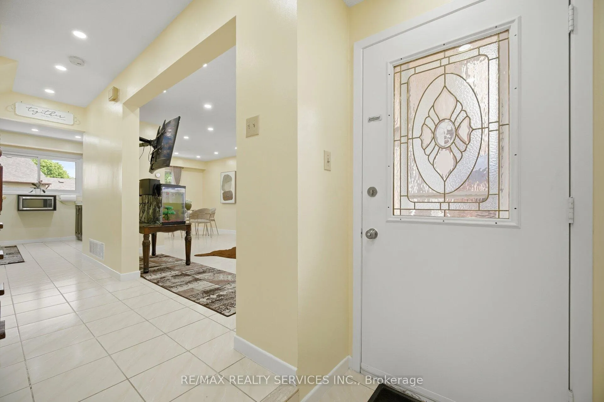 Photo 11 of 20 Rushmore Crescent, Brampton, Heart Lake East — HOMEH