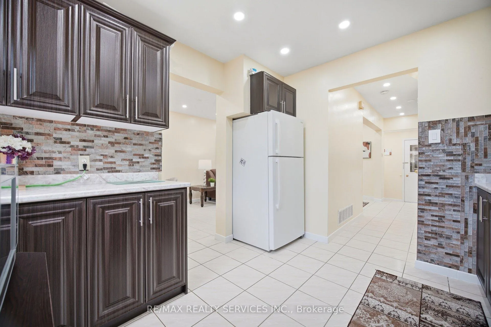 Photo 15 of 20 Rushmore Crescent, Brampton, Heart Lake East — HOMEH