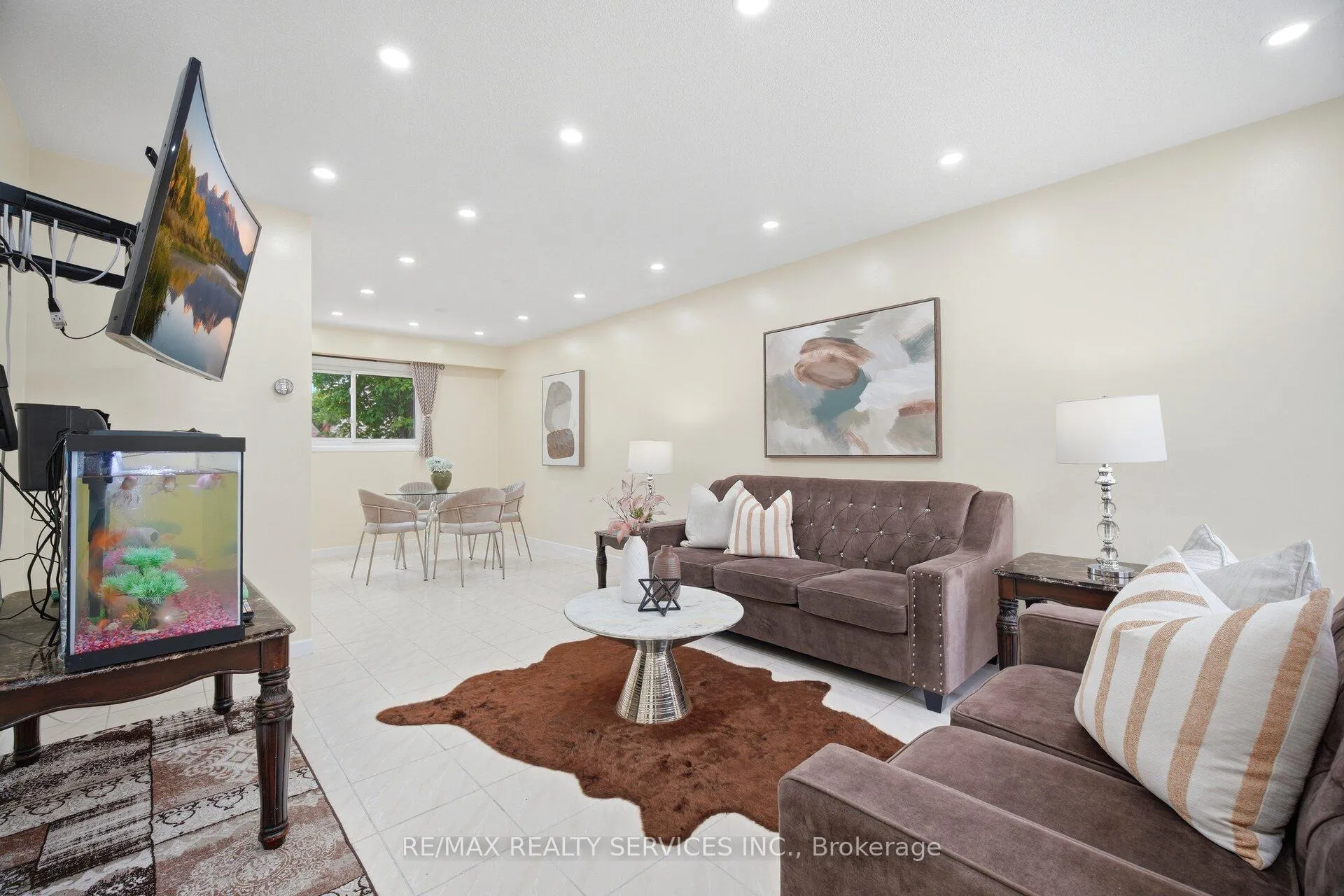 Photo 21 of 20 Rushmore Crescent, Brampton, Heart Lake East — HOMEH