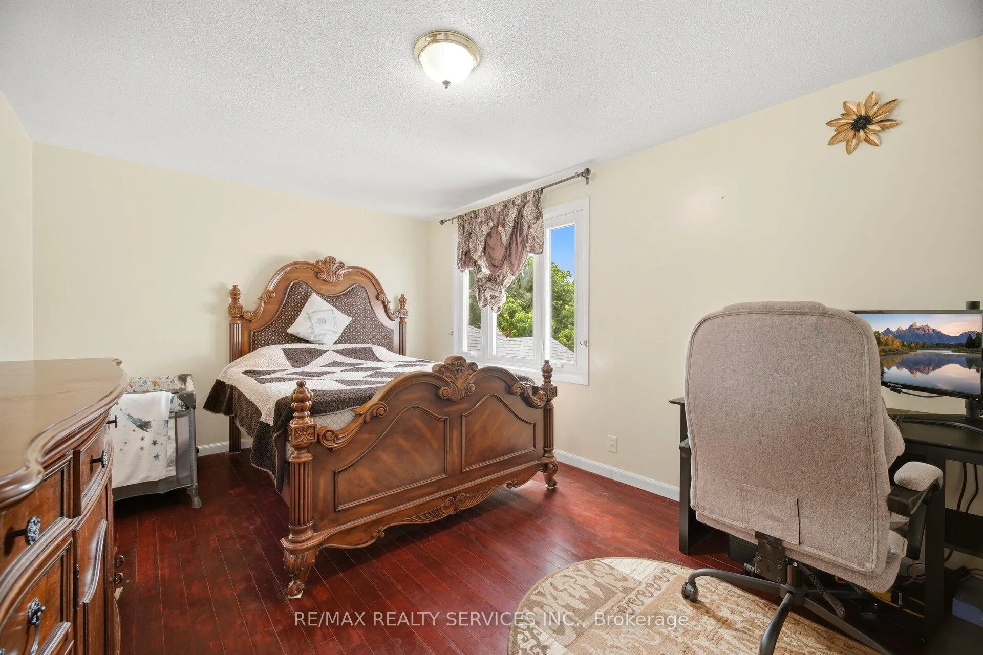 Photo 26 of 20 Rushmore Crescent, Brampton, Heart Lake East — HOMEH