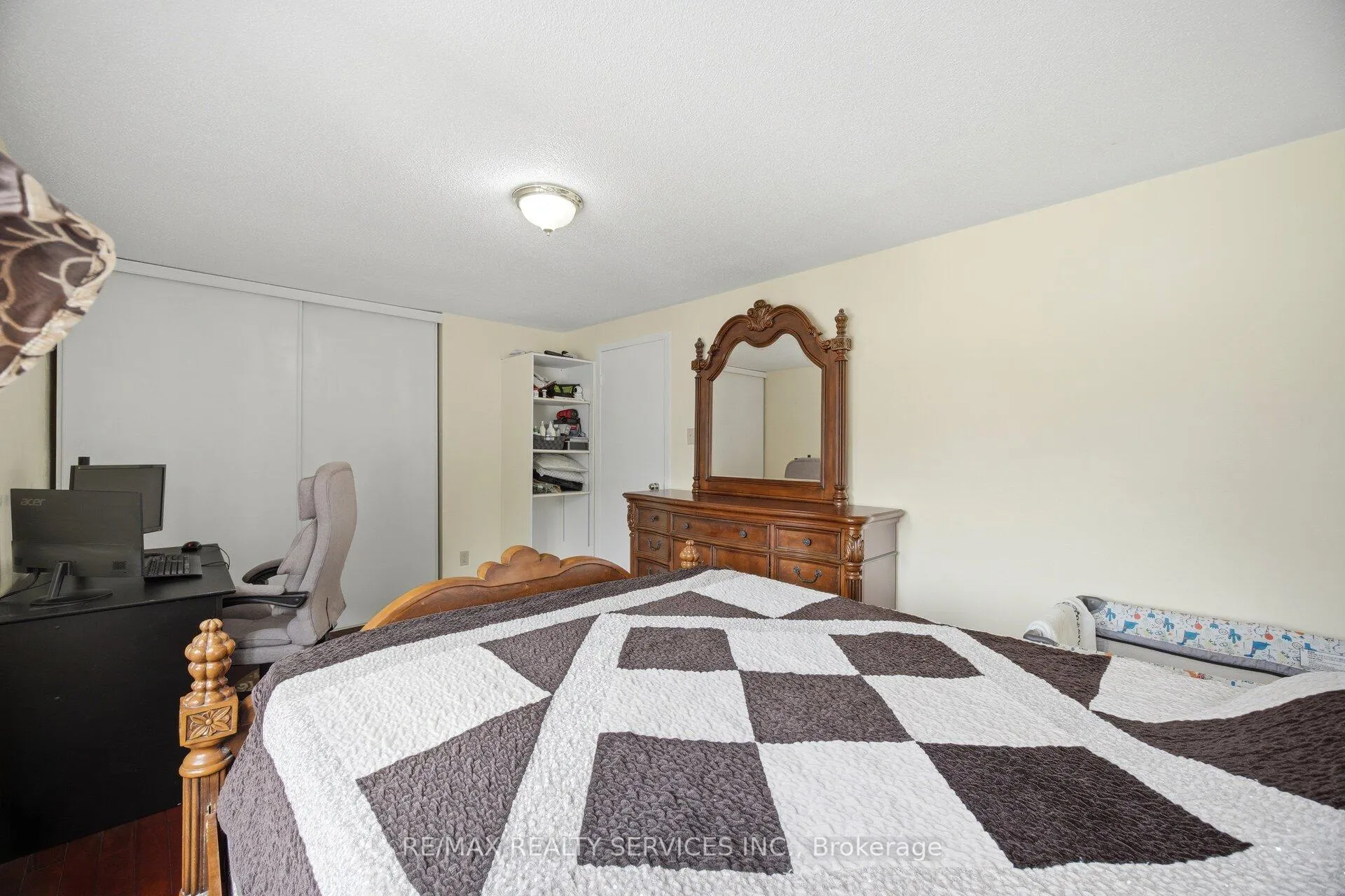 Photo 28 of 20 Rushmore Crescent, Brampton, Heart Lake East — HOMEH