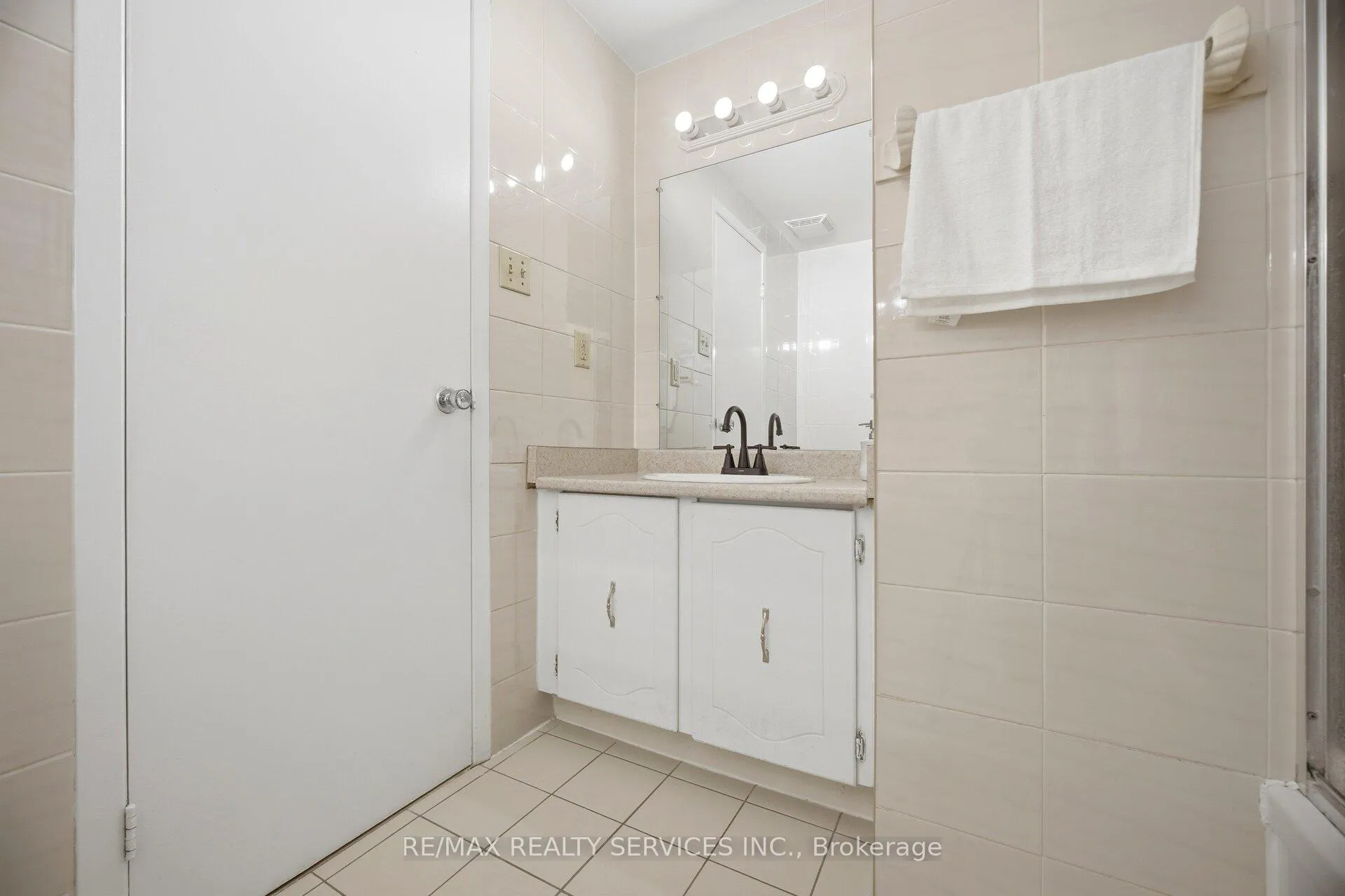 Photo 33 of 20 Rushmore Crescent, Brampton, Heart Lake East — HOMEH