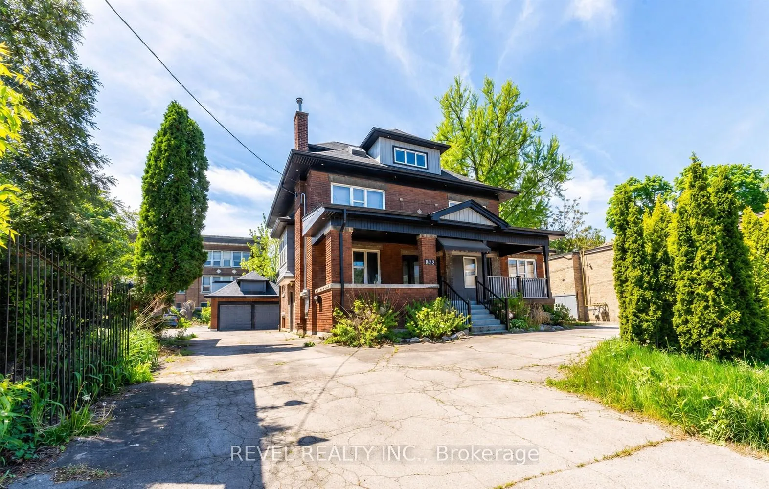 Photo 1 of 822 Main Street E, Hamilton, Blakeley — HOMEH