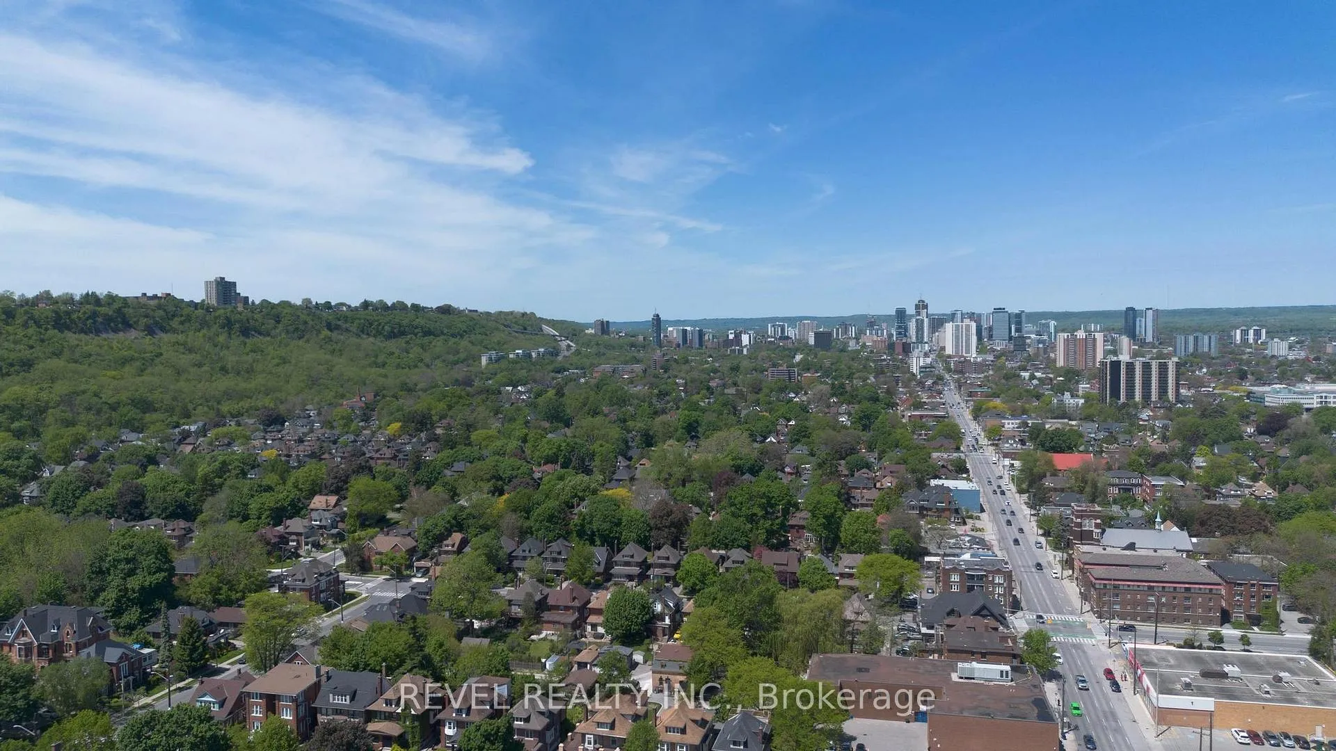 Photo 7 of 822 Main Street E, Hamilton, Blakeley — HOMEH