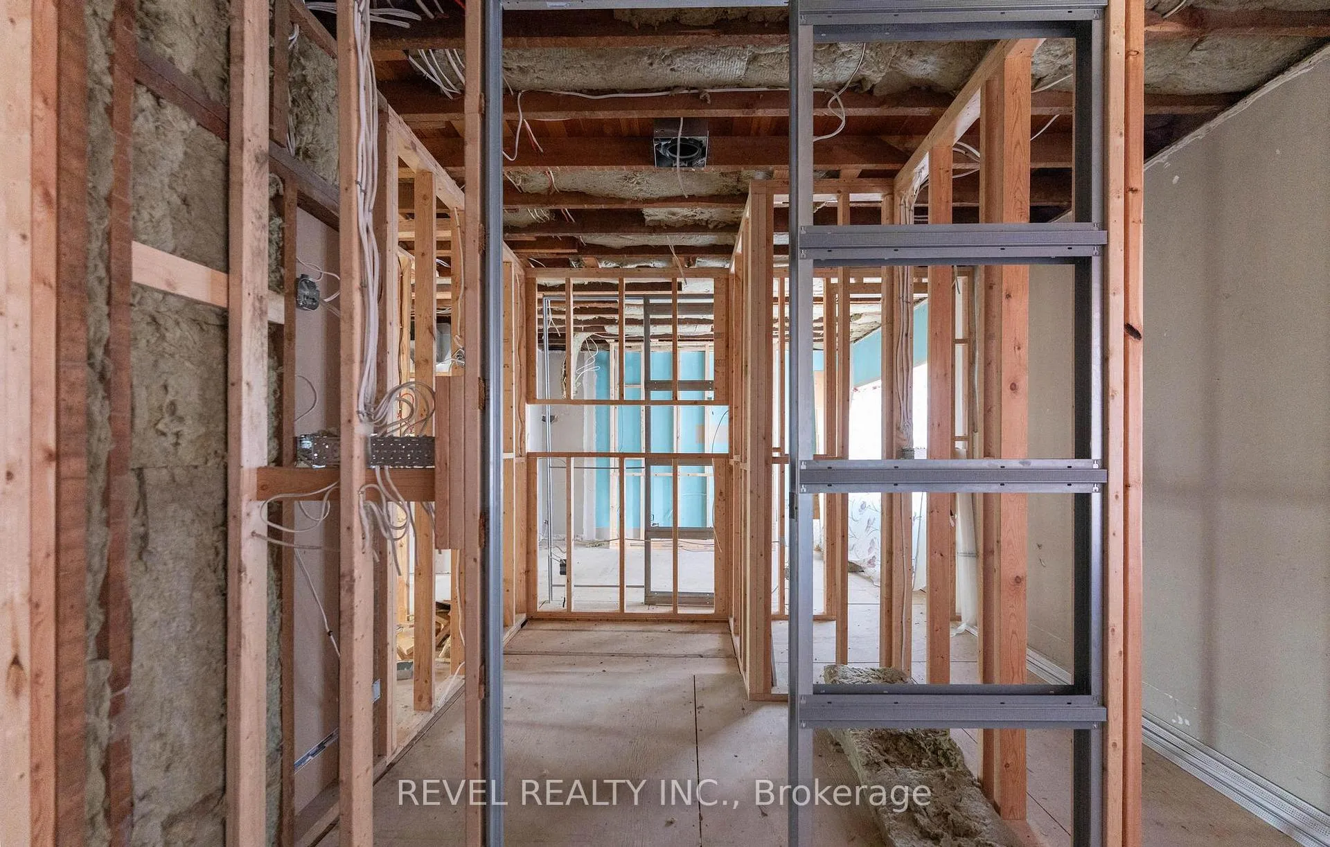 Photo 21 of 822 Main Street E, Hamilton, Blakeley — HOMEH
