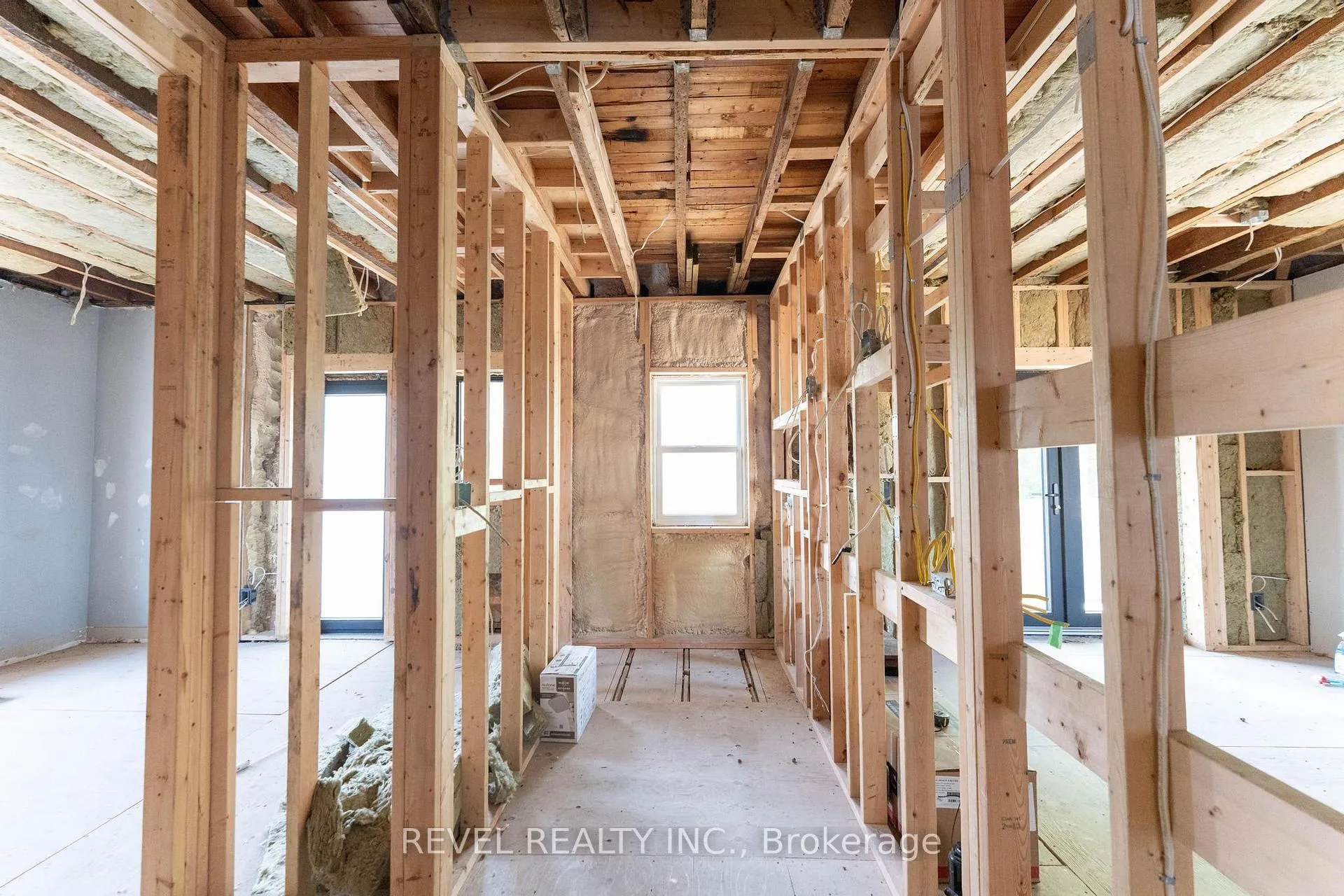 Photo 25 of 822 Main Street E, Hamilton, Blakeley — HOMEH