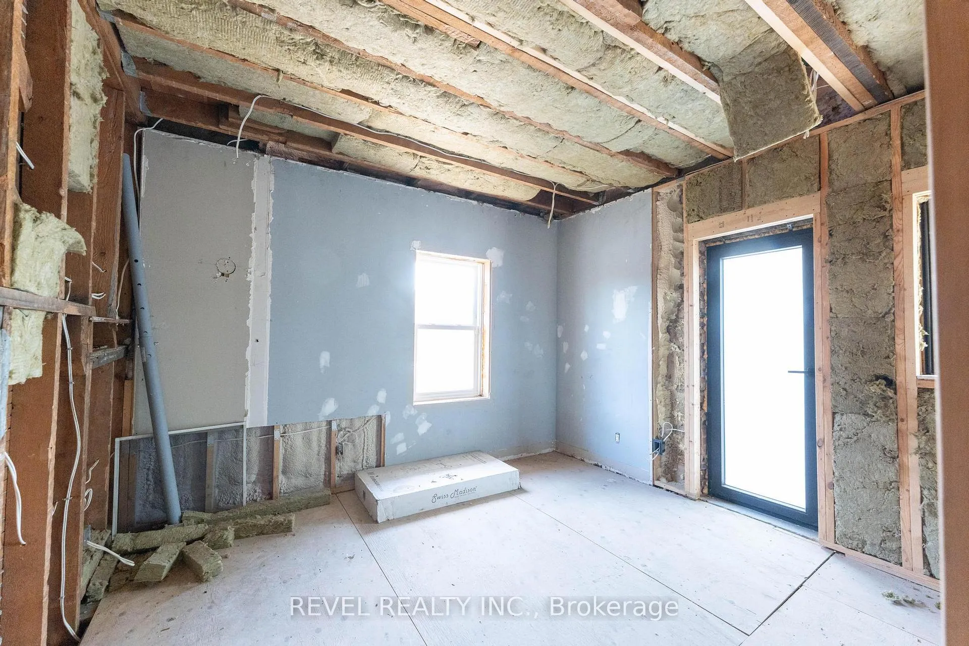 Photo 26 of 822 Main Street E, Hamilton, Blakeley — HOMEH