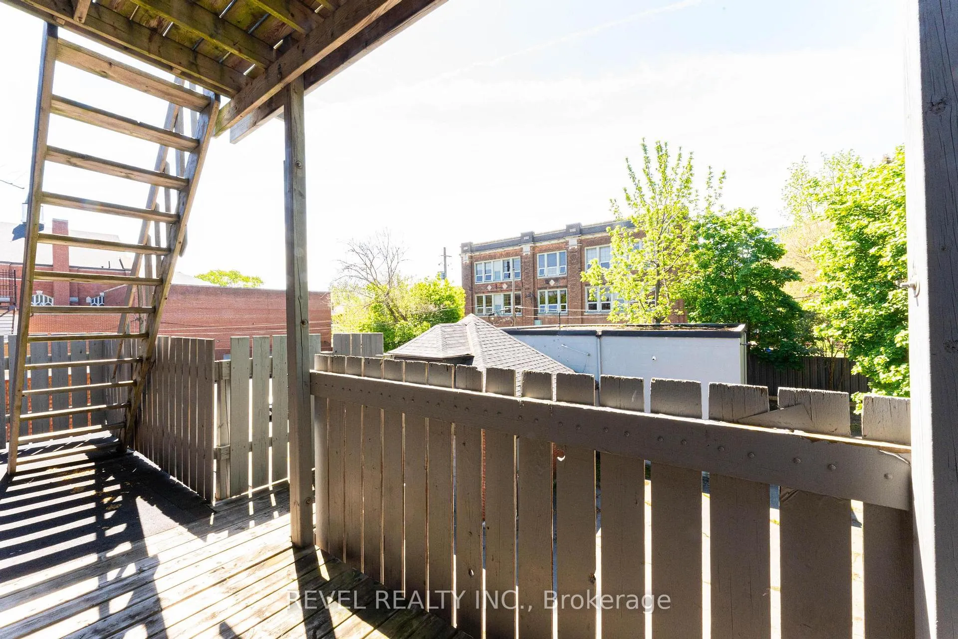 Photo 29 of 822 Main Street E, Hamilton, Blakeley — HOMEH