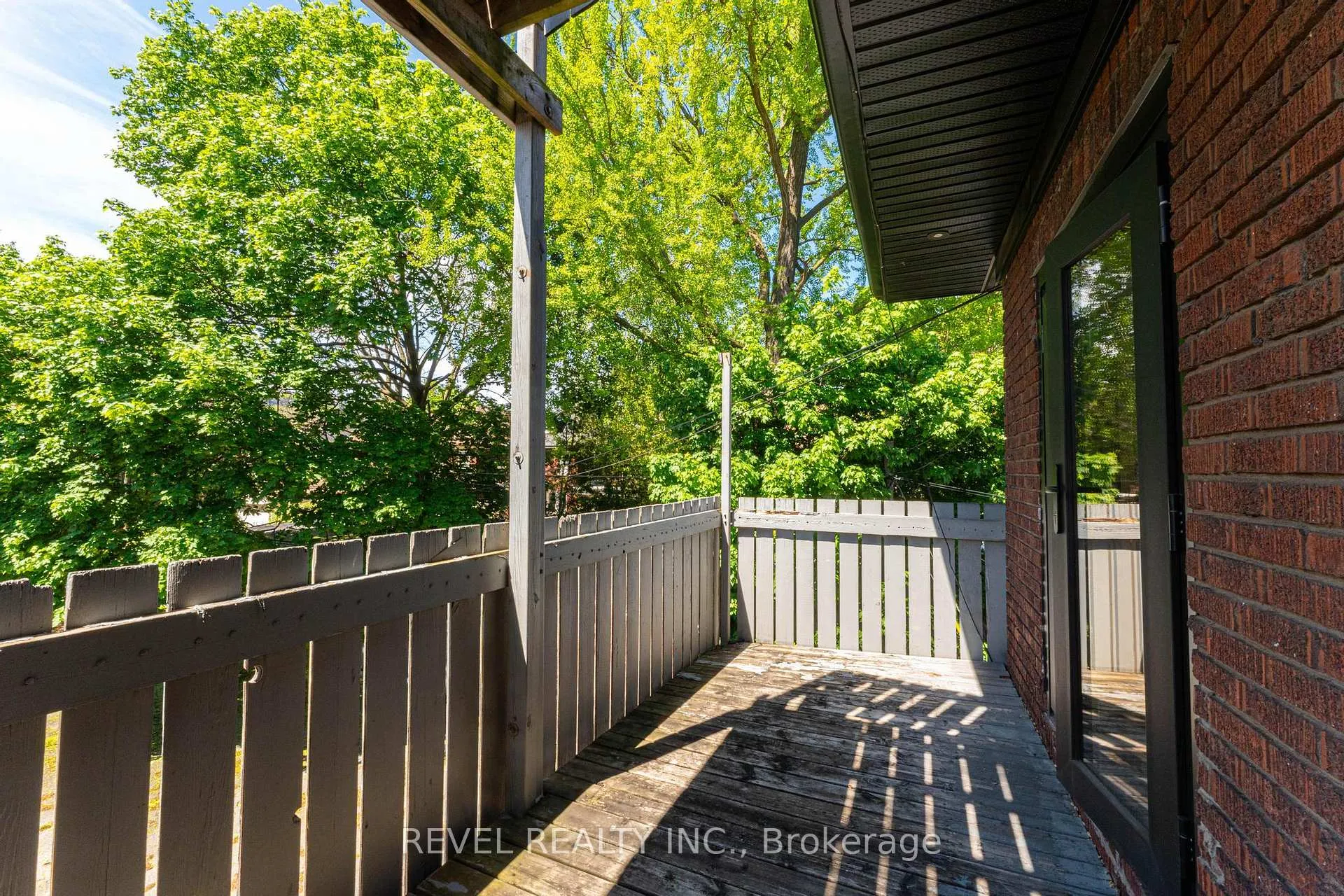 Photo 30 of 822 Main Street E, Hamilton, Blakeley — HOMEH