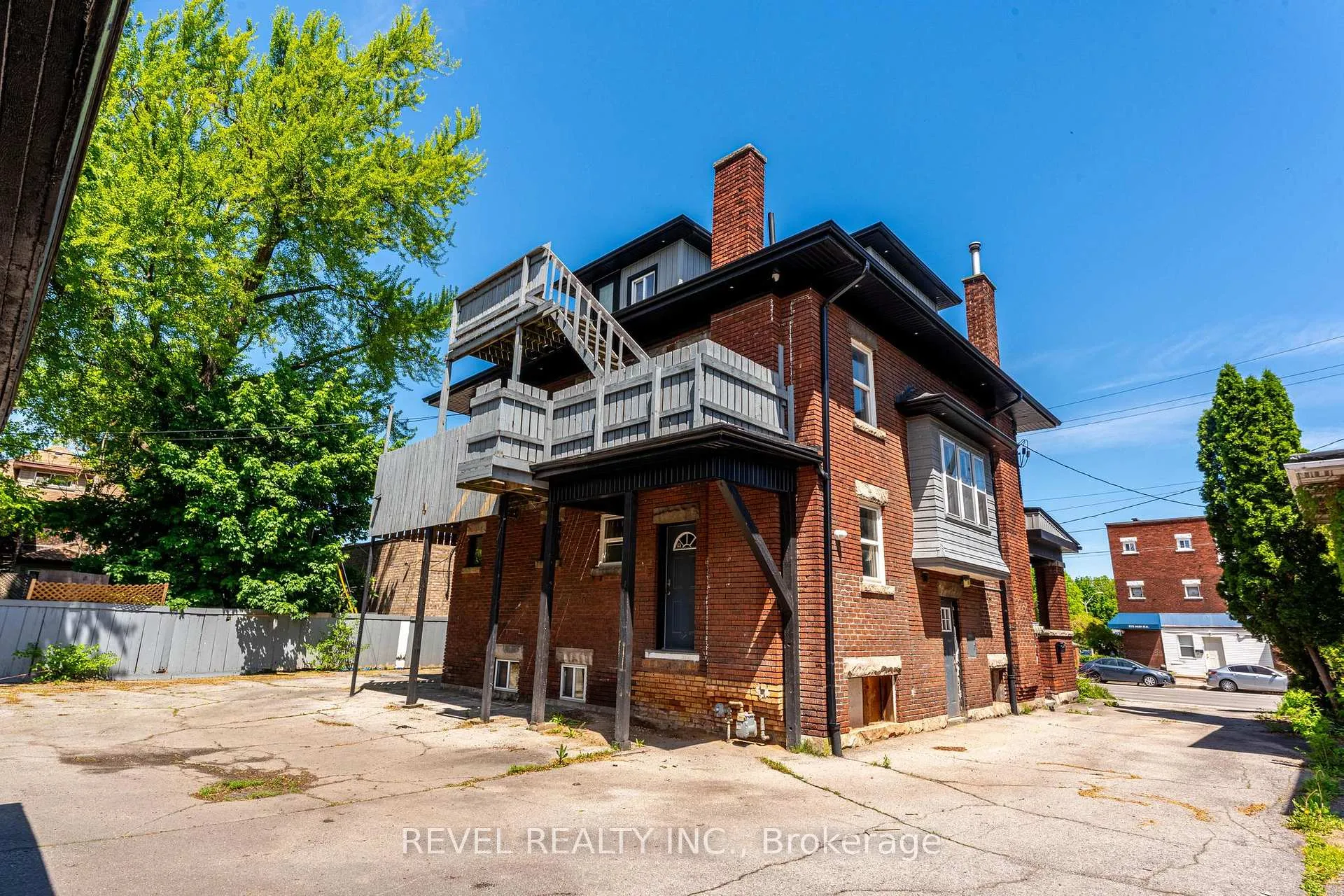 Photo 44 of 822 Main Street E, Hamilton, Blakeley — HOMEH